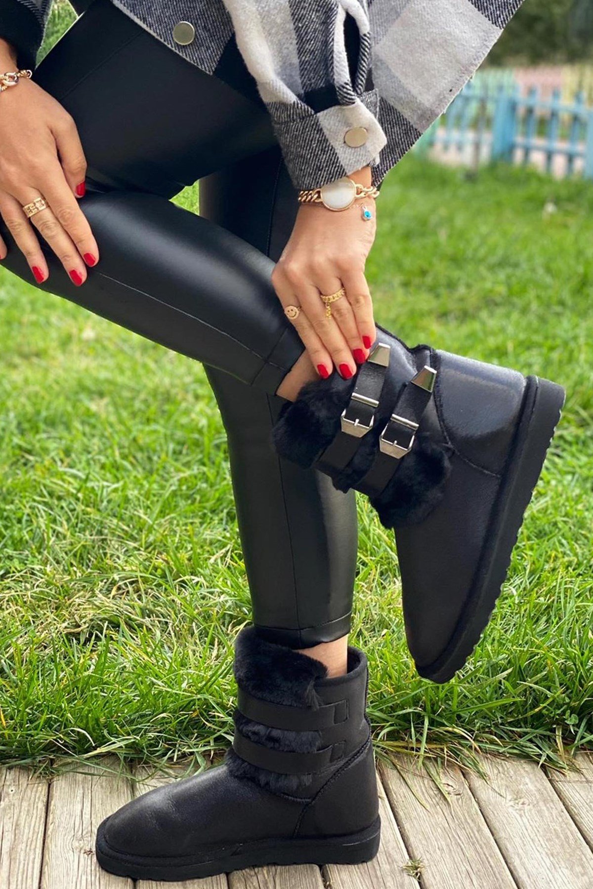 Holly ugg style 2025 boots