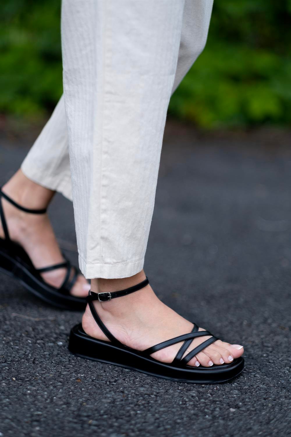 Kadın Düz Sandalet Modelleri | SOVRANA