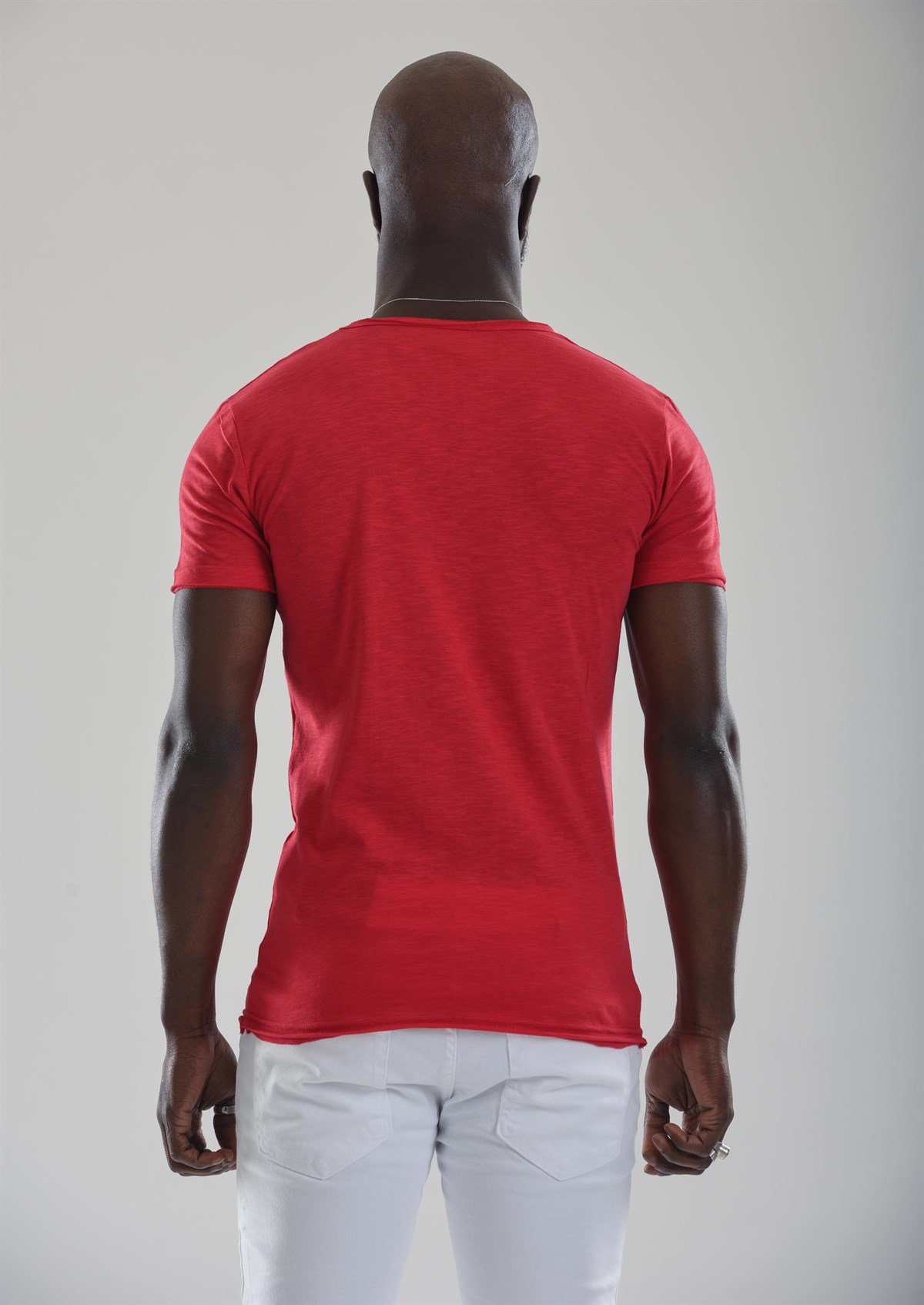 Kırmızı V Yaka Erkek Tişört Modeli
