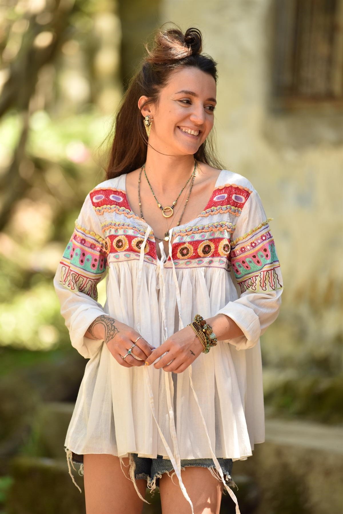 Beyaz Pullu İşlemeli Bohem Bluz - Şaman Butik - Bohem Giyim ve Aksesuar |  Kadın & Erkek