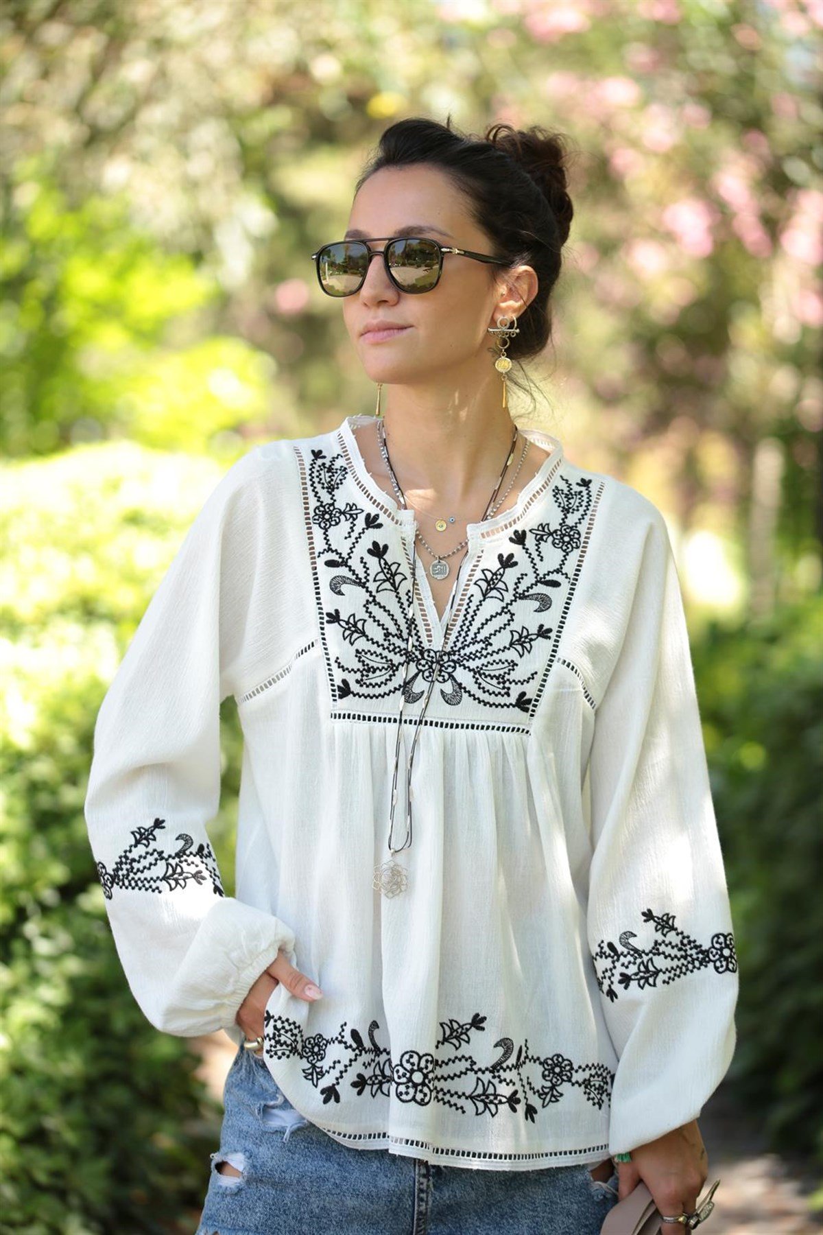 EMBROIDERED BLOUSE - Ecru