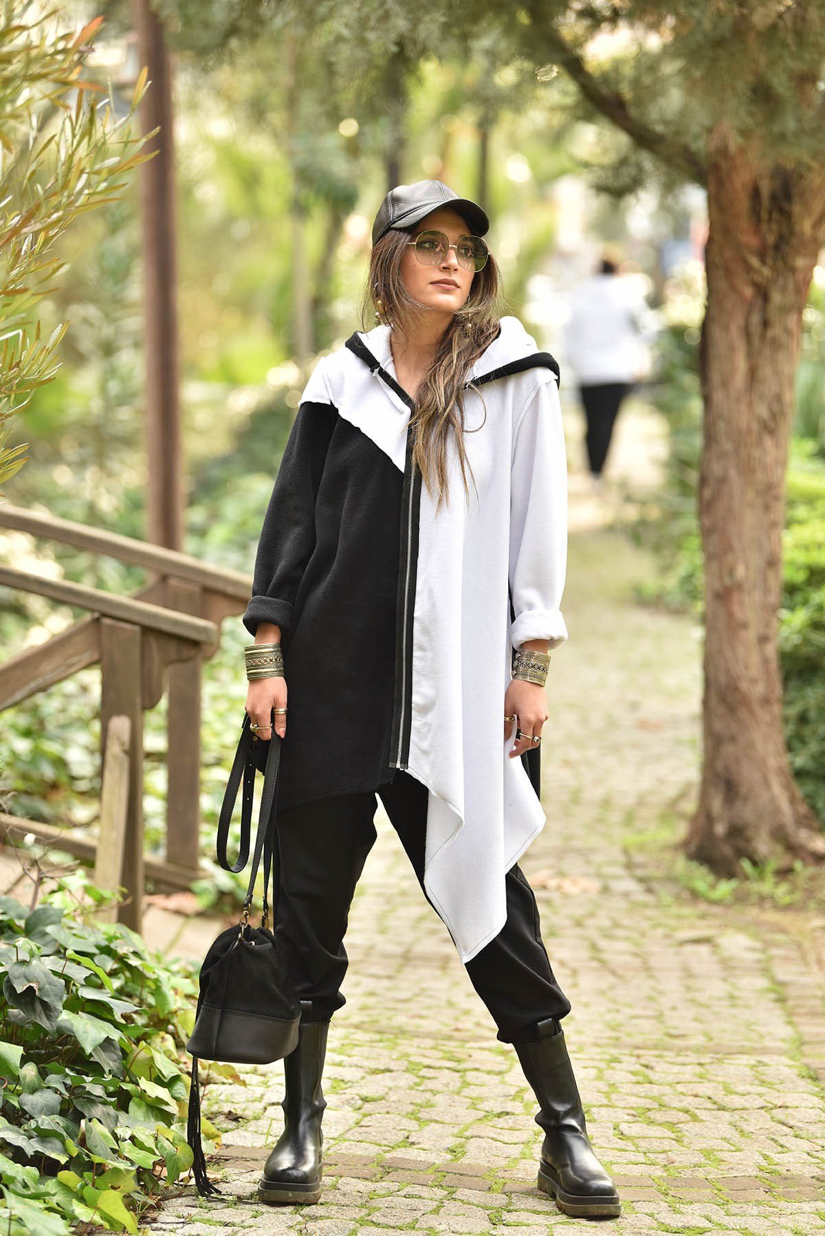 Siyah Beyaz Kapüşonlu Asimetrik Kesim Uzun Polar - Şaman Butik - Bohem  Giyim ve Aksesuar | Kadın & Erkek