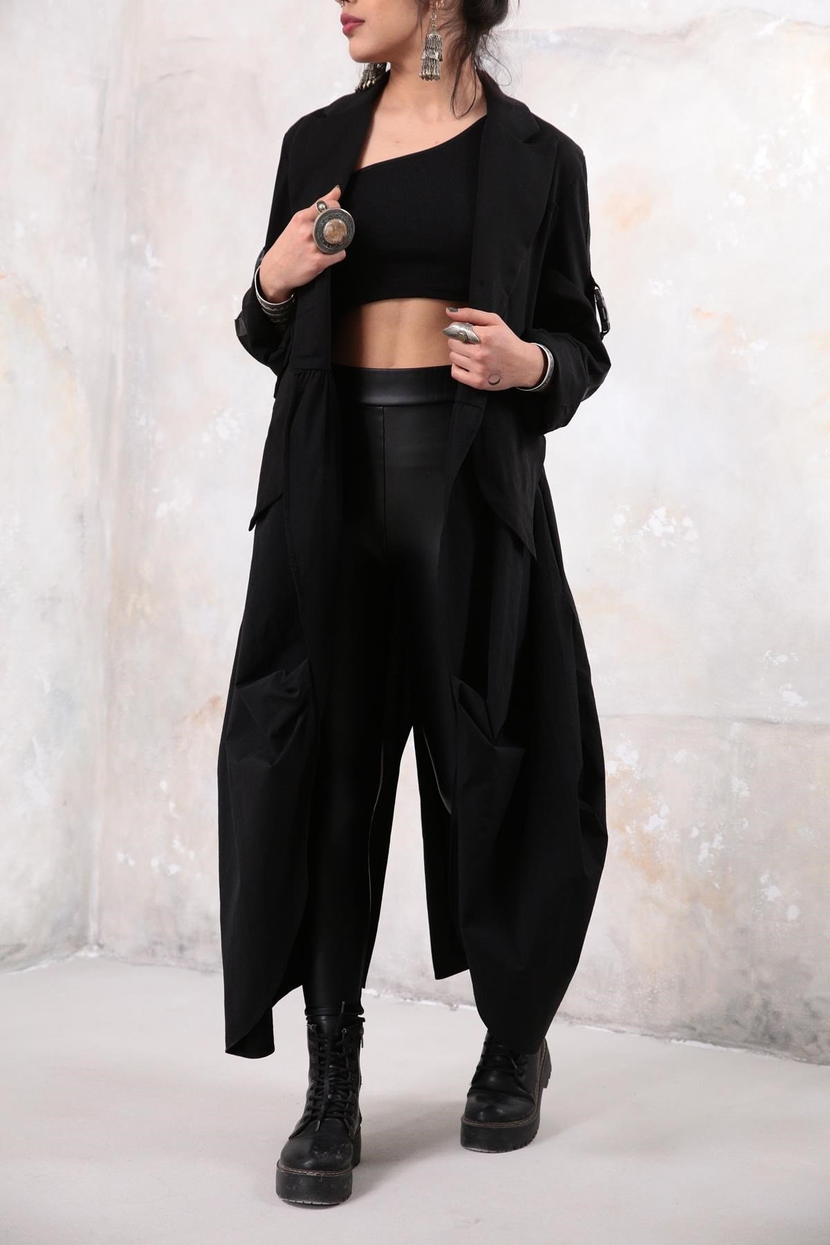Siyah Sahte Cepli Arkası Yırtmaçlı Uzun Ceket - Şaman Butik - Bohem Giyim  ve Aksesuar | Kadın & Erkek