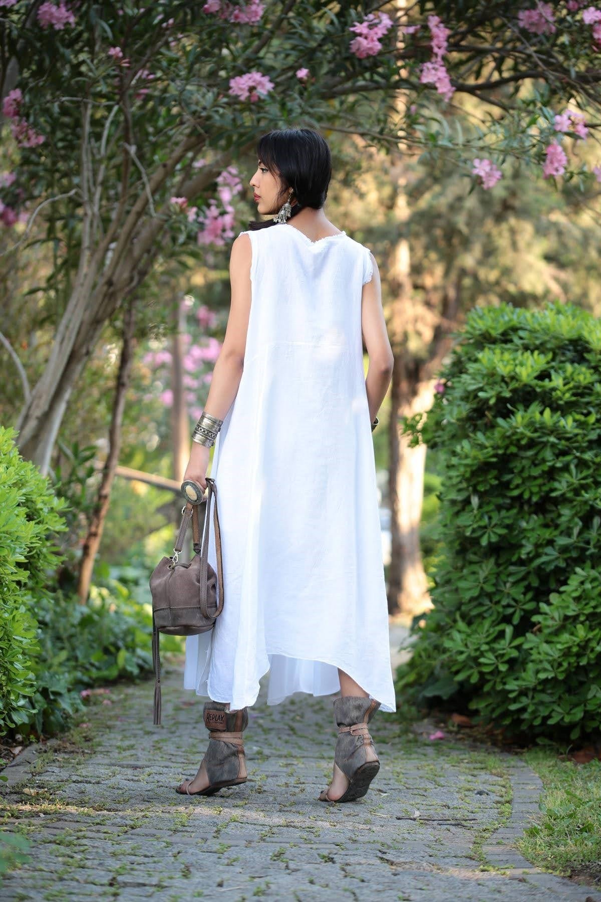 Beyaz Kolsuz Eteği Tül Detaylı Elbise - Şaman Butik - Bohem Giyim ve  Aksesuar | Kadın & Erkek