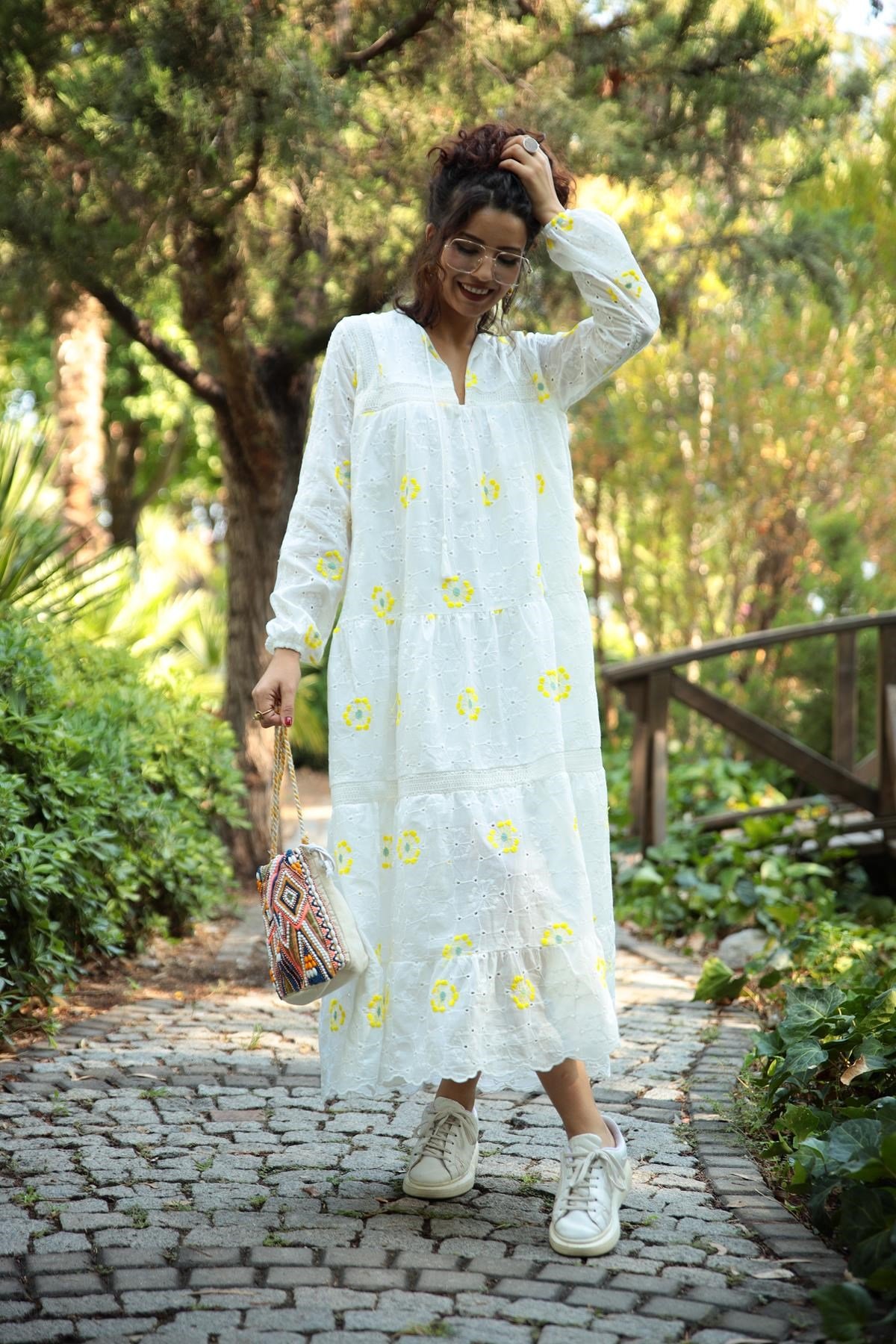 Beyaz Sarı Çiçek Desenli Kolu Lastikli Elbise - Şaman Butik - Bohem Giyim  ve Aksesuar | Kadın & Erkek