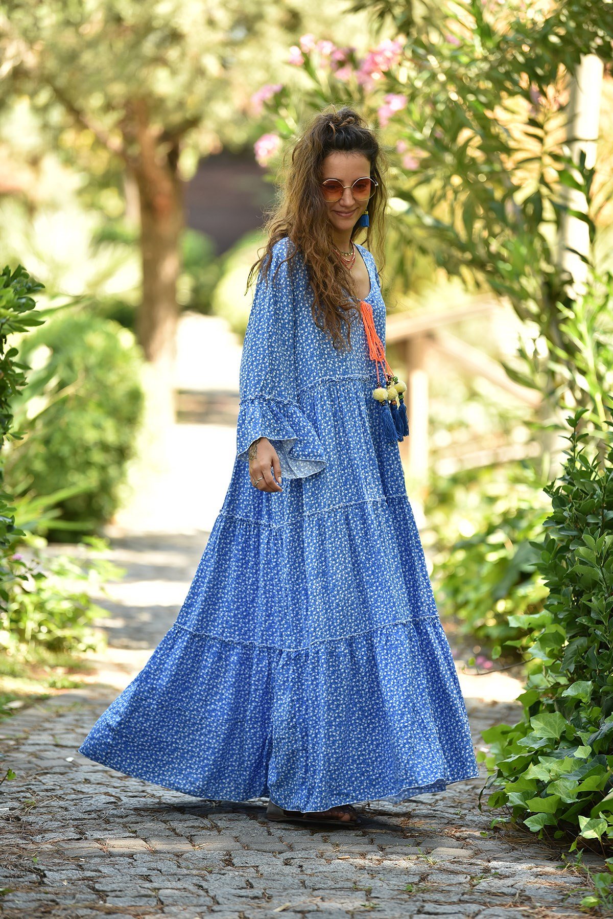 Mavi Minik Çiçekli Ponponlu Elbise - Şaman Butik - Bohem Giyim ve Aksesuar  | Kadın & Erkek