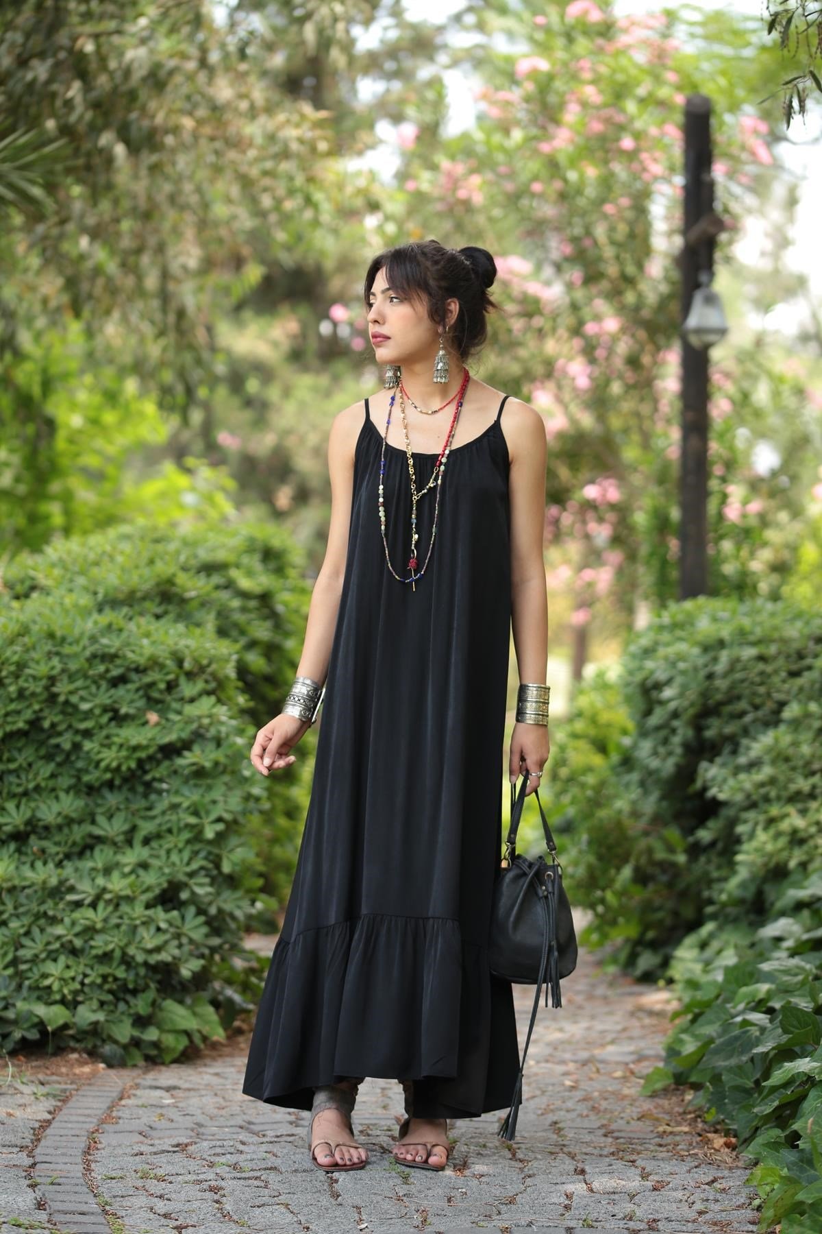 Siyah Askılı Uzun Salaş Elbise - Şaman Butik - Bohem Giyim ve Aksesuar |  Kadın & Erkek
