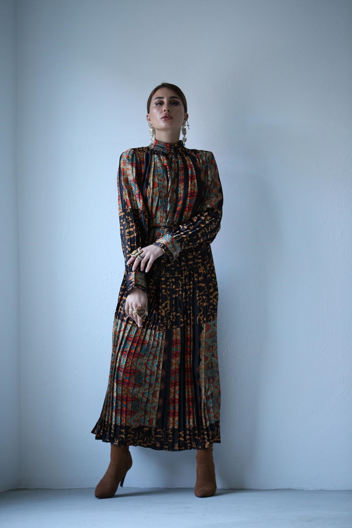 Siyah Desenli Pileli Uzun Şık Elbise - Şaman Butik - Bohem Giyim ve  Aksesuar | Kadın & Erkek
