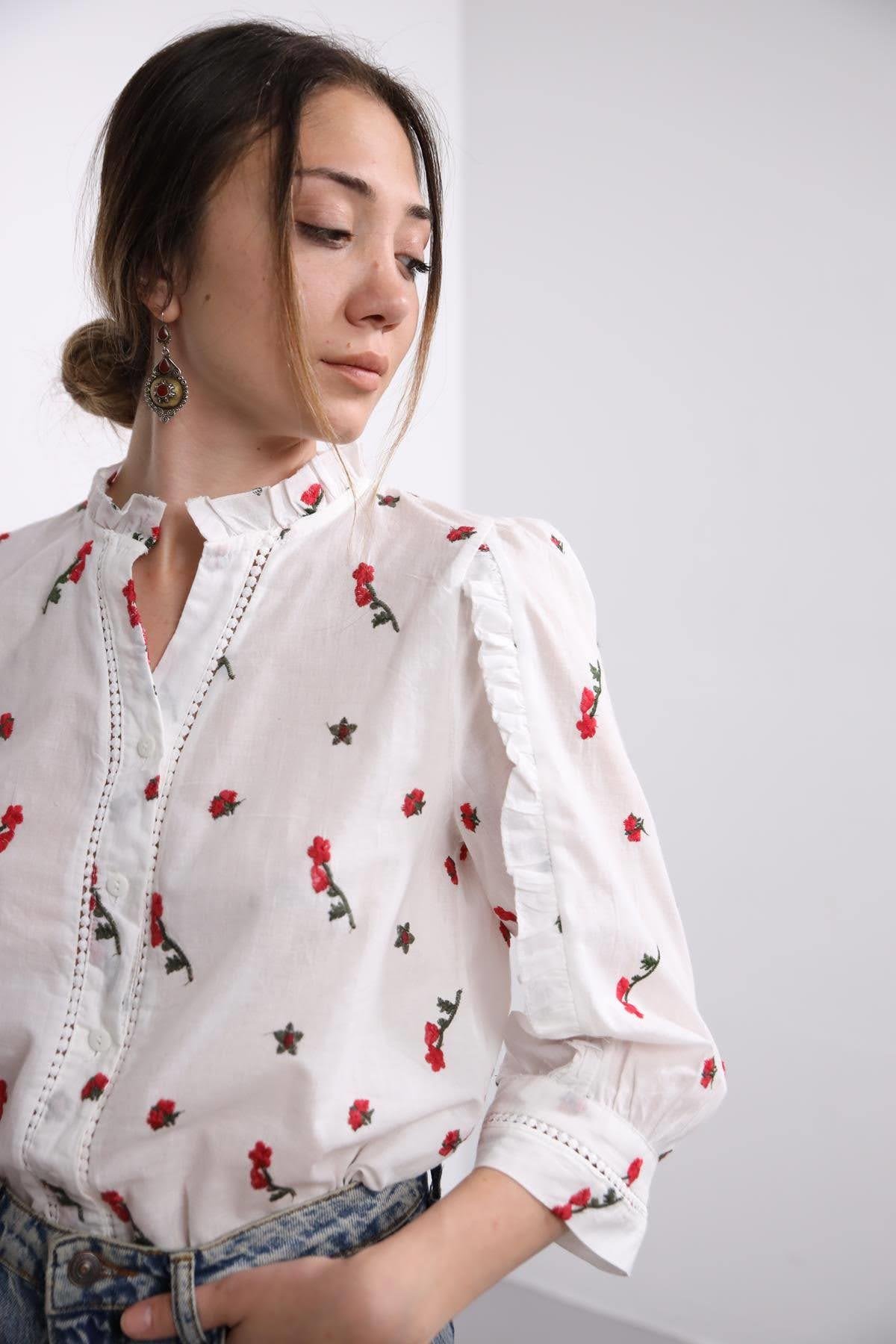 Beyaz Kırmızı Çiçekli Gömlek - Şaman Butik - Bohem Giyim ve Aksesuar |  Kadın & Erkek