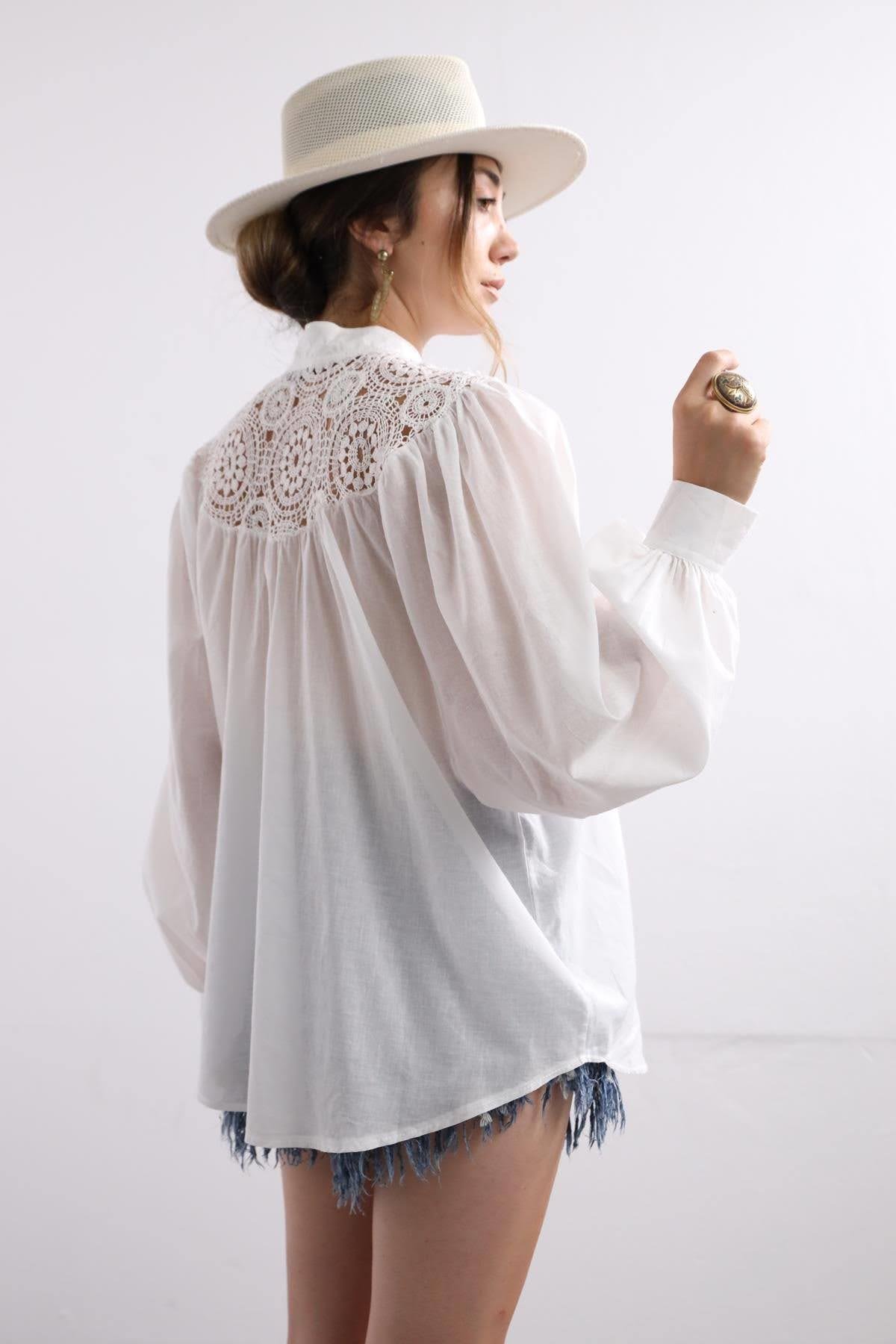 Beyaz Omuzu Dantel Detaylı Gömlek - Şaman Butik - Bohem Giyim ve Aksesuar |  Kadın & Erkek