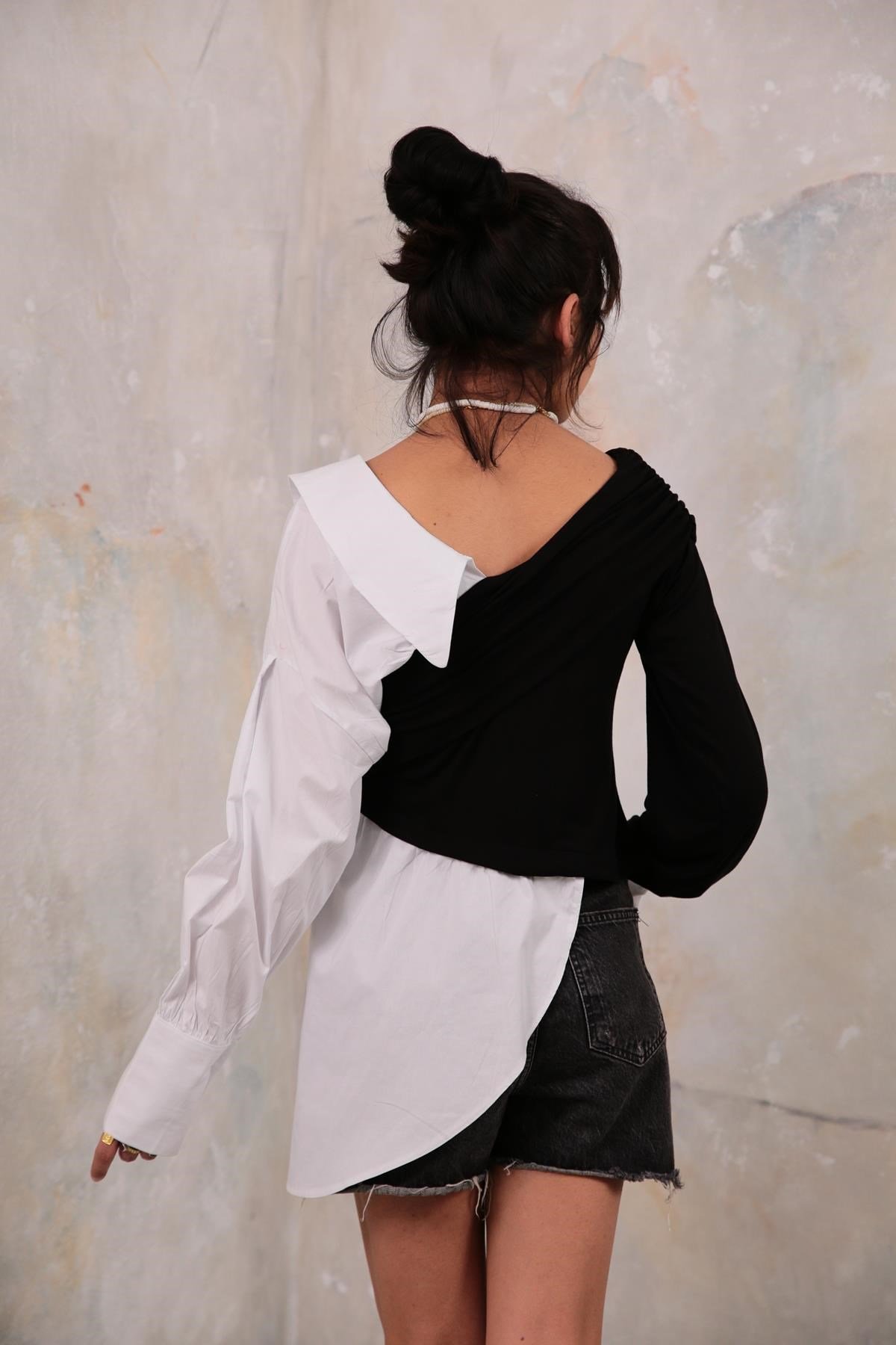 Beyaz Siyah Asimetrik Kesim Tarz Gömlek - Şaman Butik - Bohem Giyim ve  Aksesuar | Kadın & Erkek