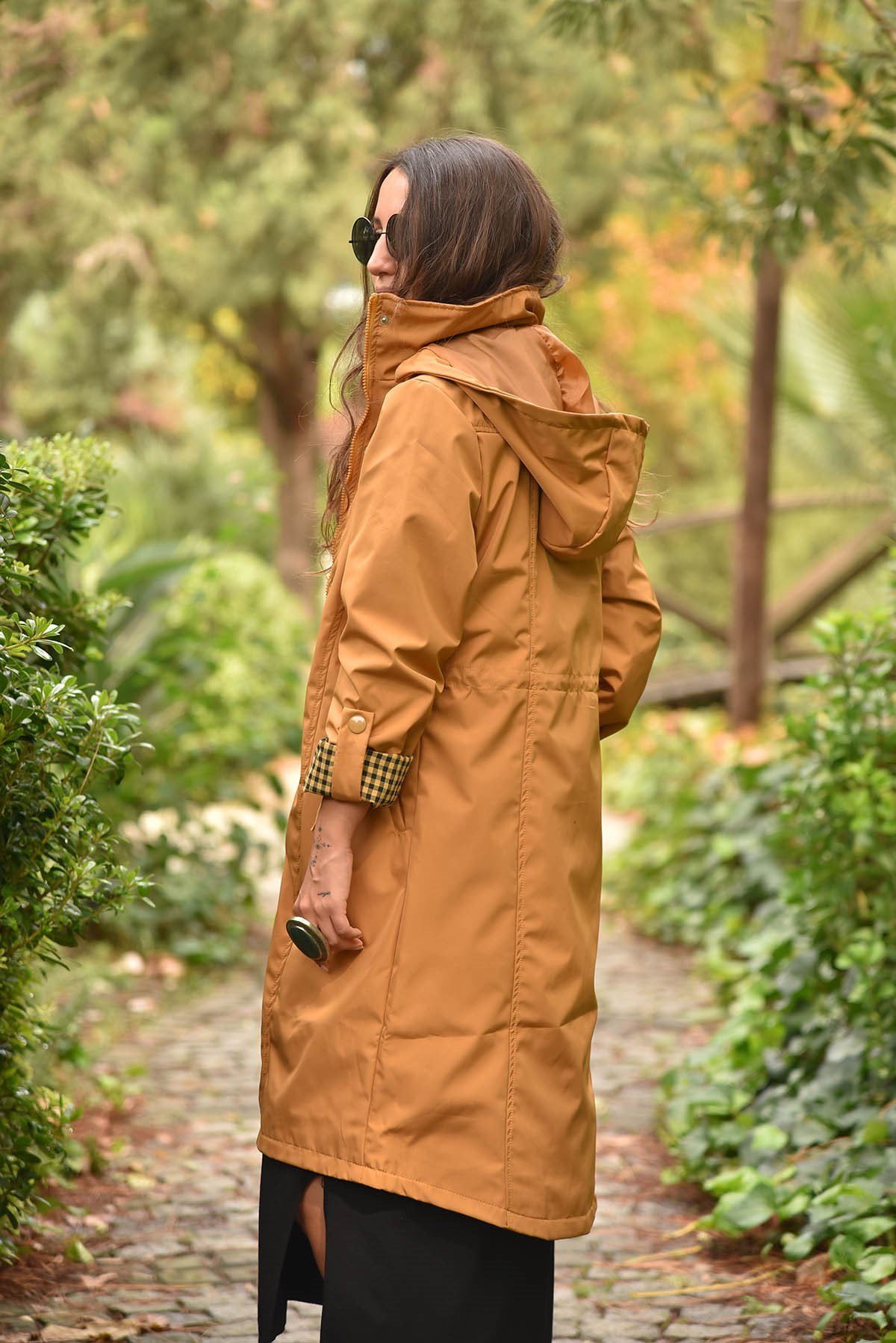 Hardal Kapüşonlu Beli Lastikli Uzun Yağmurluk - Şaman Butik - Bohem Giyim  ve Aksesuar | Kadın & Erkek