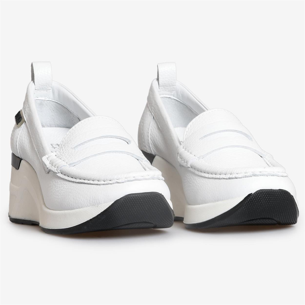 Beyaz Deri Dolgu Topuk Kadın Günlük Ayakkabı | Flower Ayakkabı