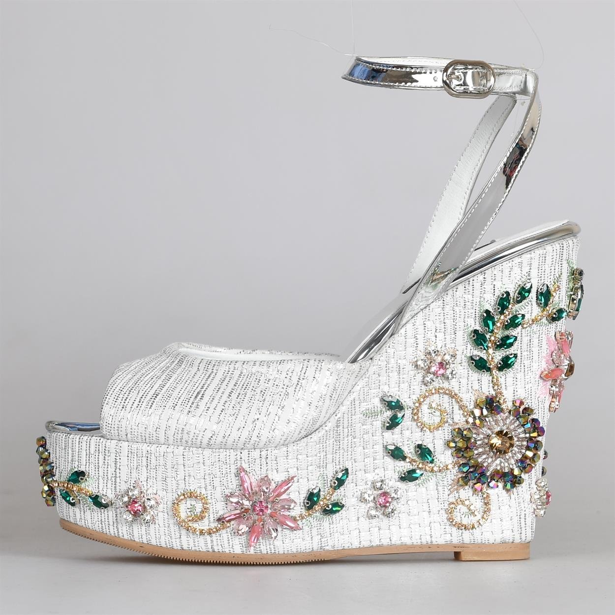 Flower Ayakkabı | Gümüş Pudra Deri Taş Detaylı Dolgu Topuklu Sandalet