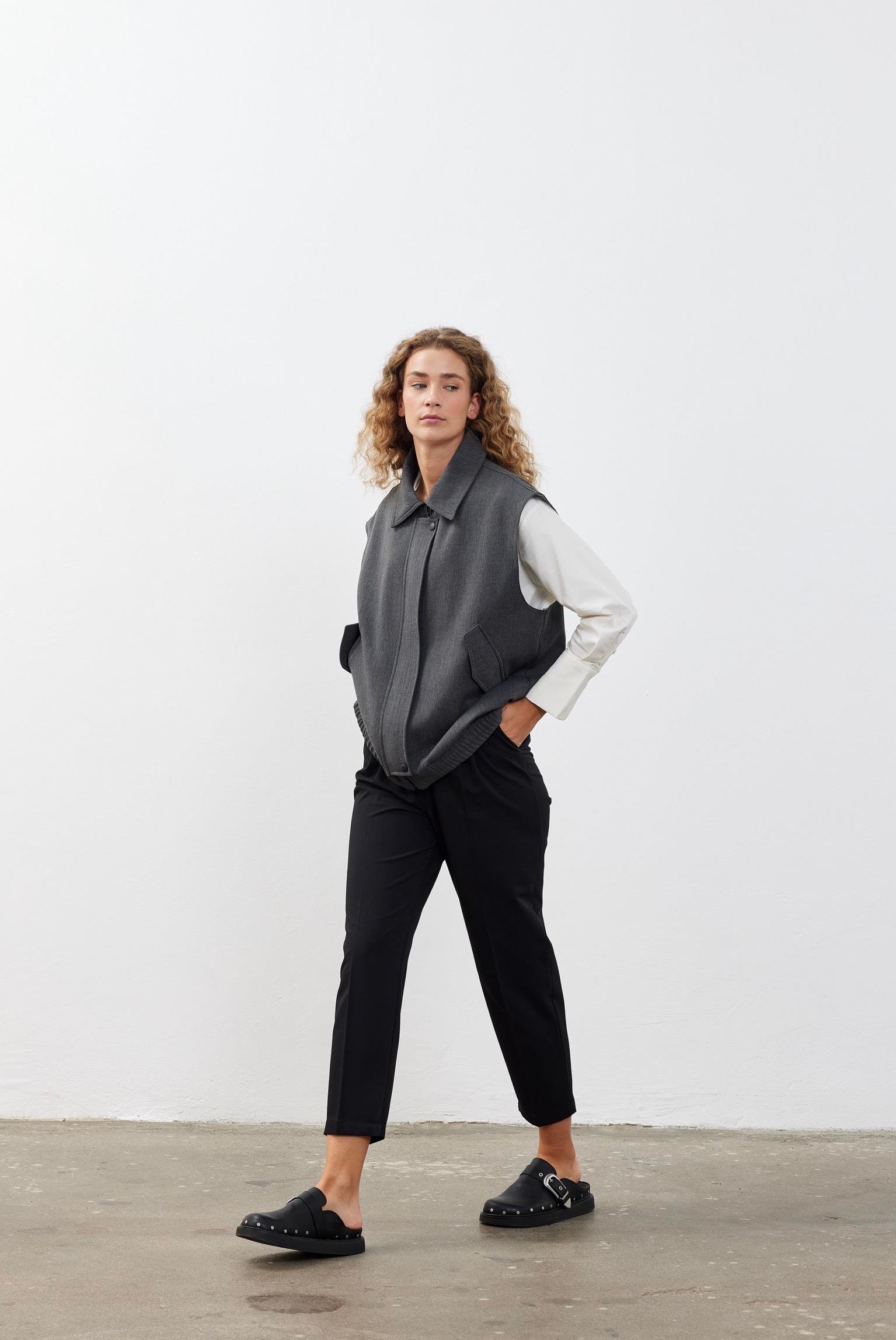 Women's Vest with Pocket Cover Anthracite