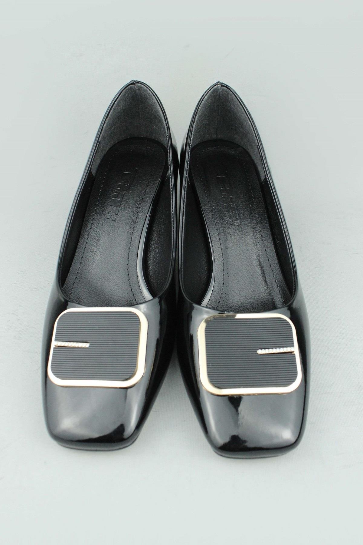 Punto 312053 Toka Detaylı Kalın Topuklu Klasik Ayakkabı Kadın