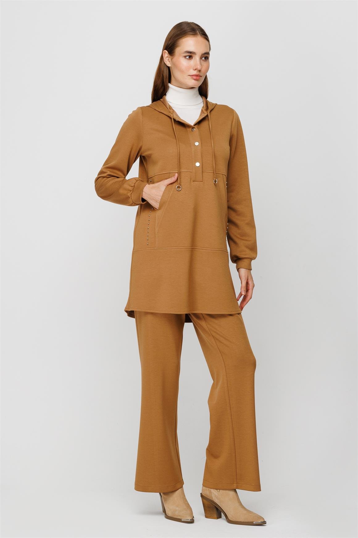 Oysh Fabric Tunic Trousers Set with Hood and Swarows Stone Detail - Camel
