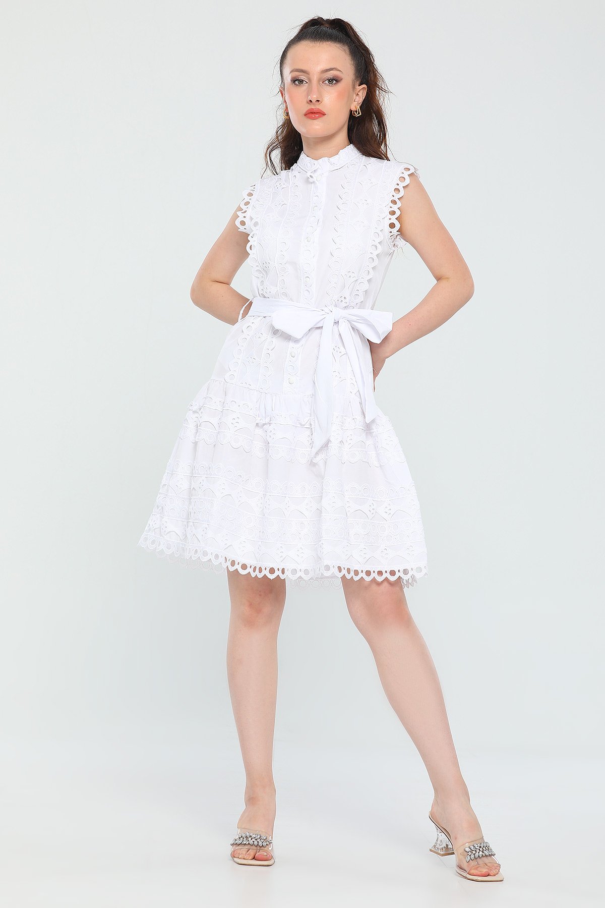 Beyaz Kadın Sıfır Kol Eteği Fırfırlı Kuşaklı Yazlık Elbise 485262 - tozlu .com
