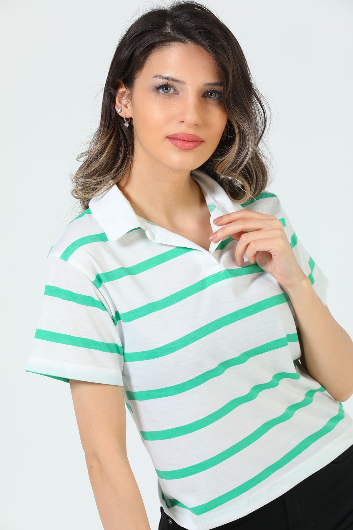 Kadın Polo Yaka Çizgili Crop T-shirt Yeşil 501231 - tozlu.com