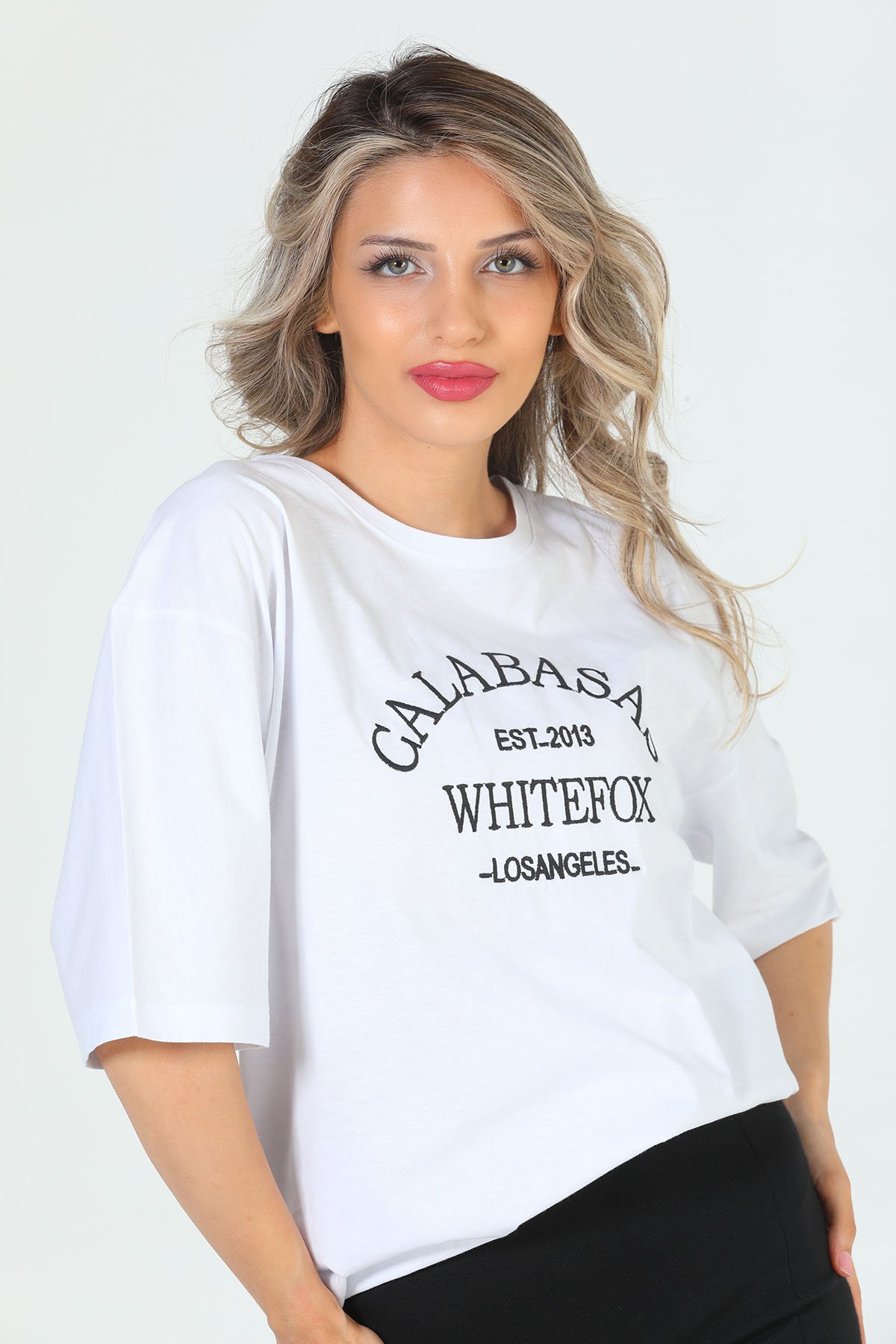 Beyaz Kadın Salaş Bisiklet Yaka Galabasas Baskılı T-shirt 472253- tozlu.com