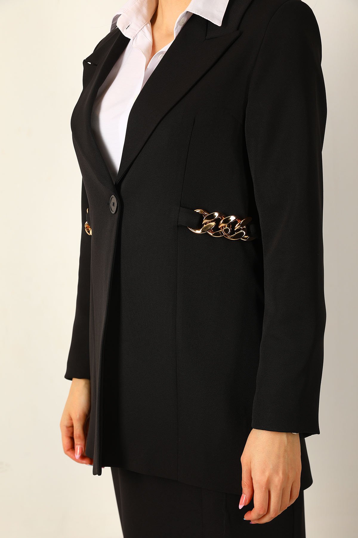 Kadın Zincir Detaylı Astarlı Uzun Blazer Ceket Siyah 499090 - tozlu.com
