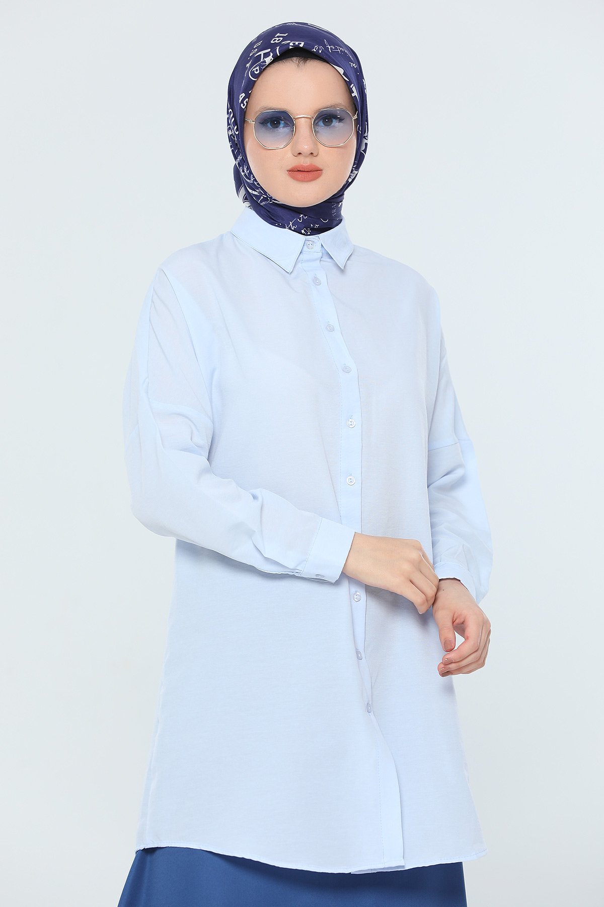 Mavi Kadın Modest Oversize Tesettür Basic Gömlek Tunik 472577- tozlu.com