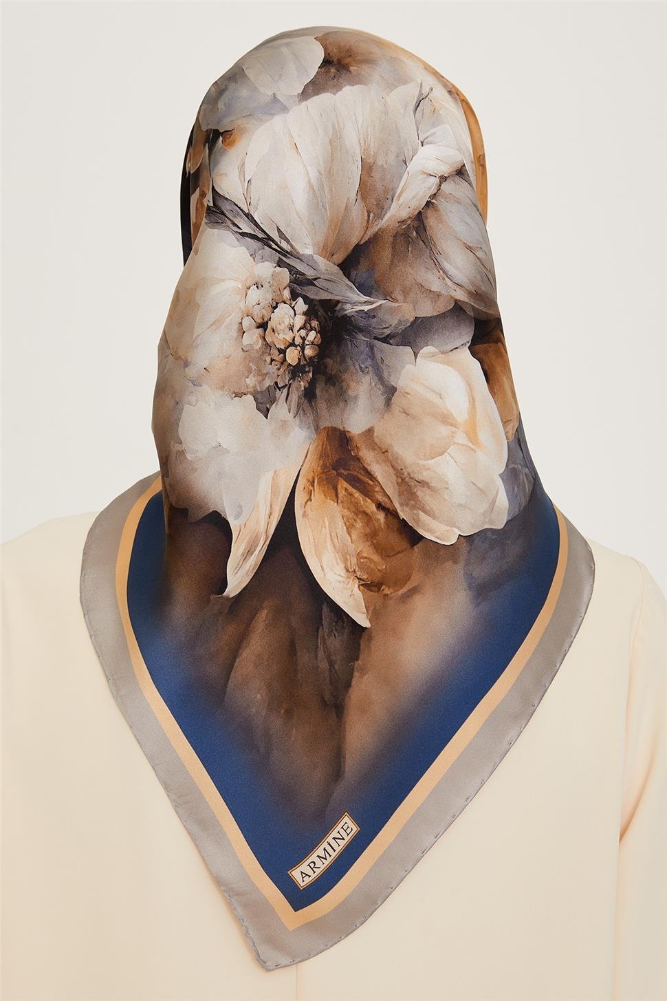 Armine Çiçek Desenli Sura Saf İpek Eşarp 9211D 34 01 | Armine
