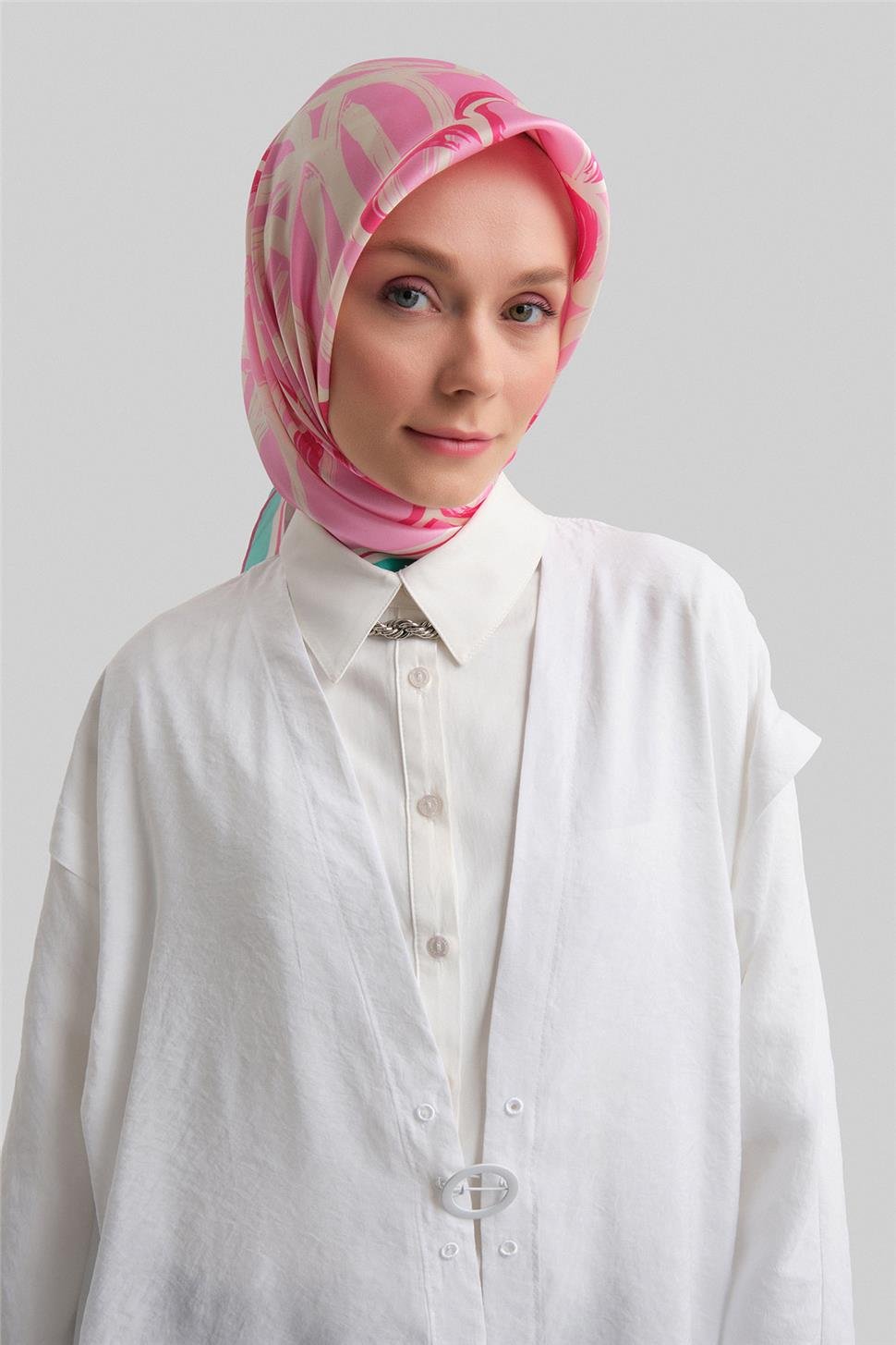 Billlie シーグリ Withmuu ハルナ Armine Omuz Pileli Oversize Giy Çık 24Y5508 Beyaz | Armine