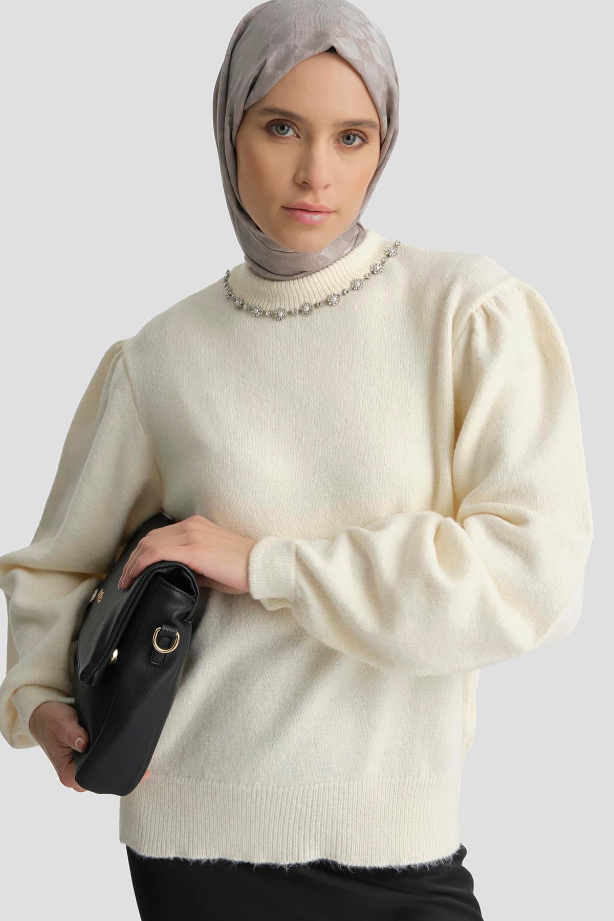 Armine Yakası İnci Detaylı Kazak 25KD6008 Ekru K25KA6008002-1571