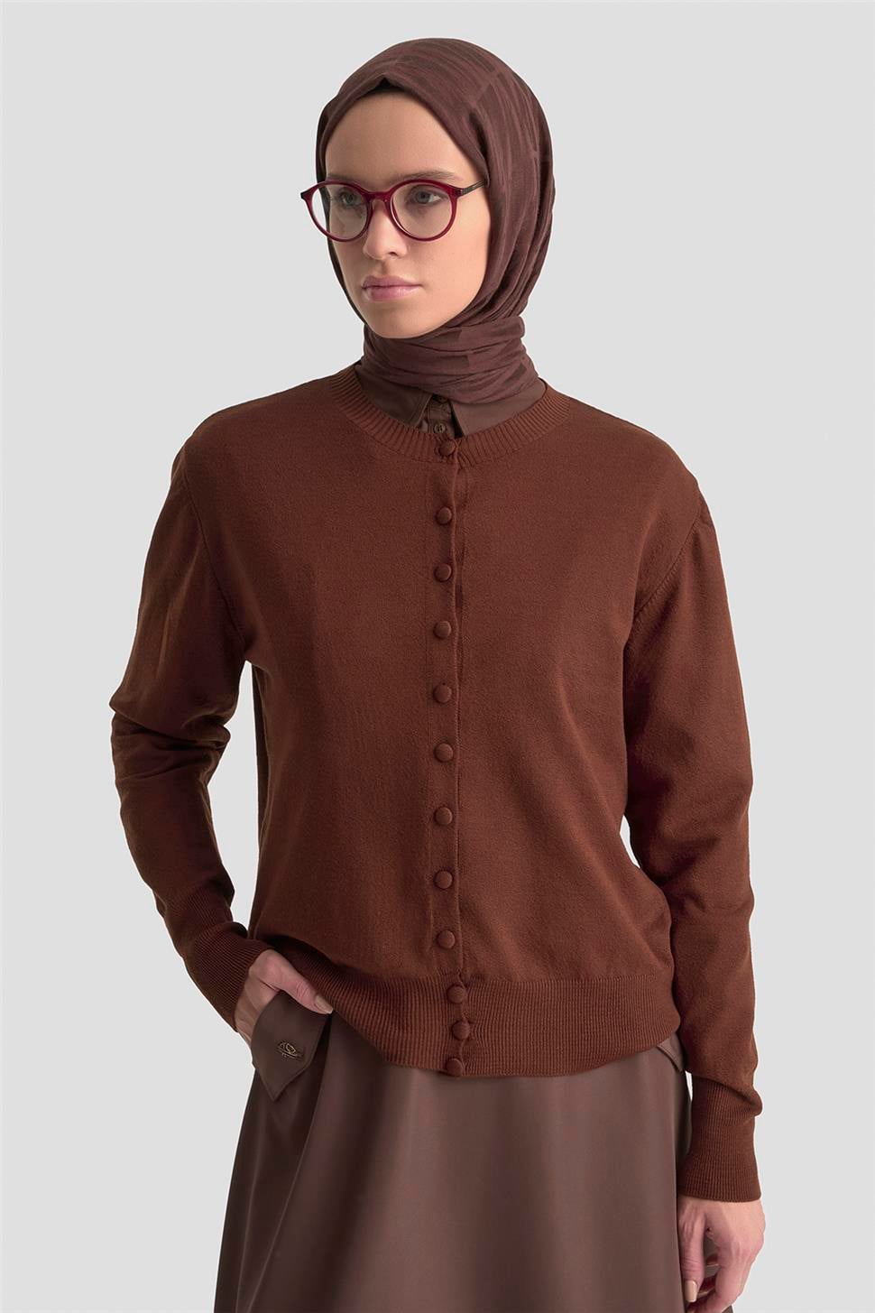 Armine Düğme Detaylı Basic Hırka 25KD7012 Kahverengi | Armine
