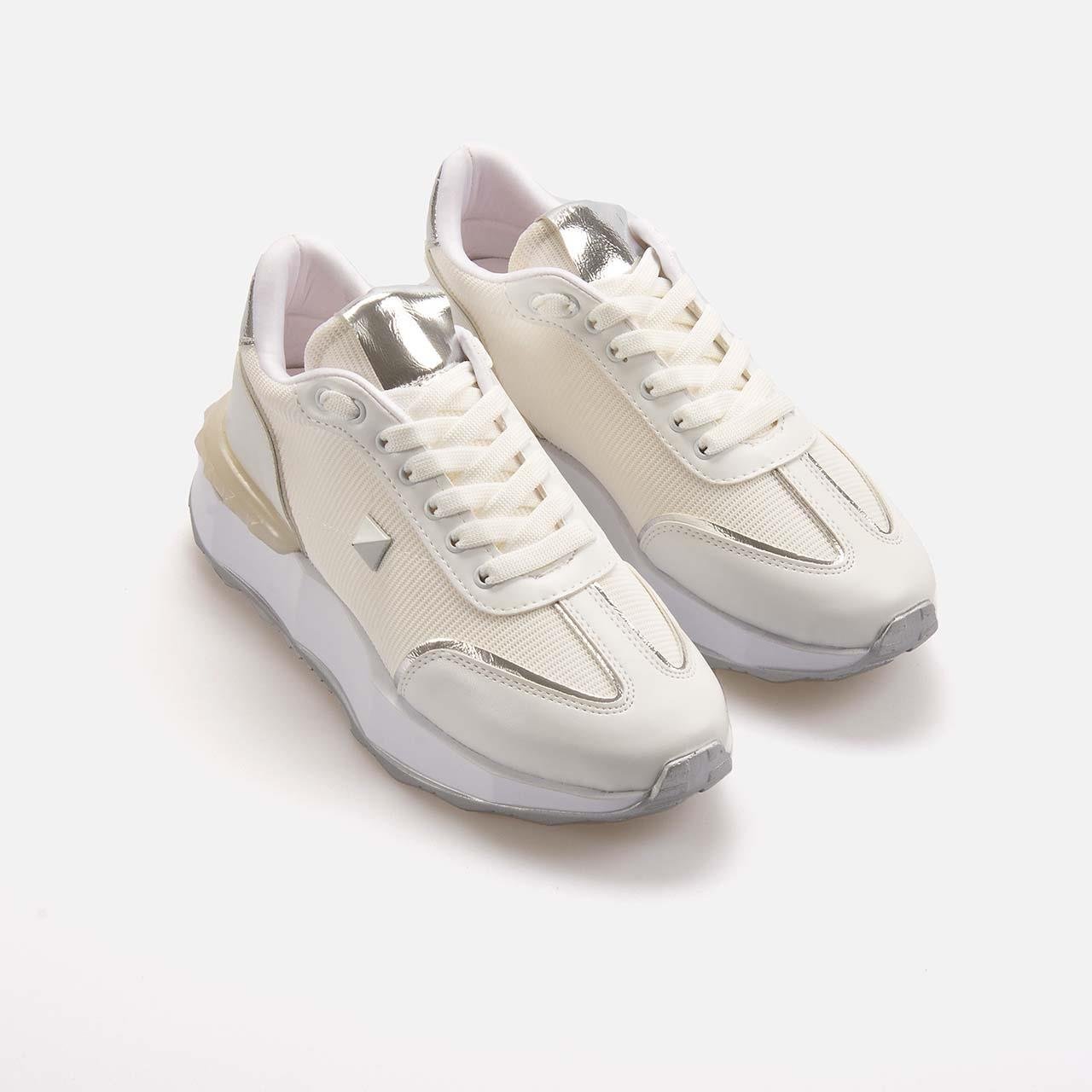 Kemal Tanca Kad n Beyaz Spor Sneaker 103 Kemal Tanca 75 Ya nda