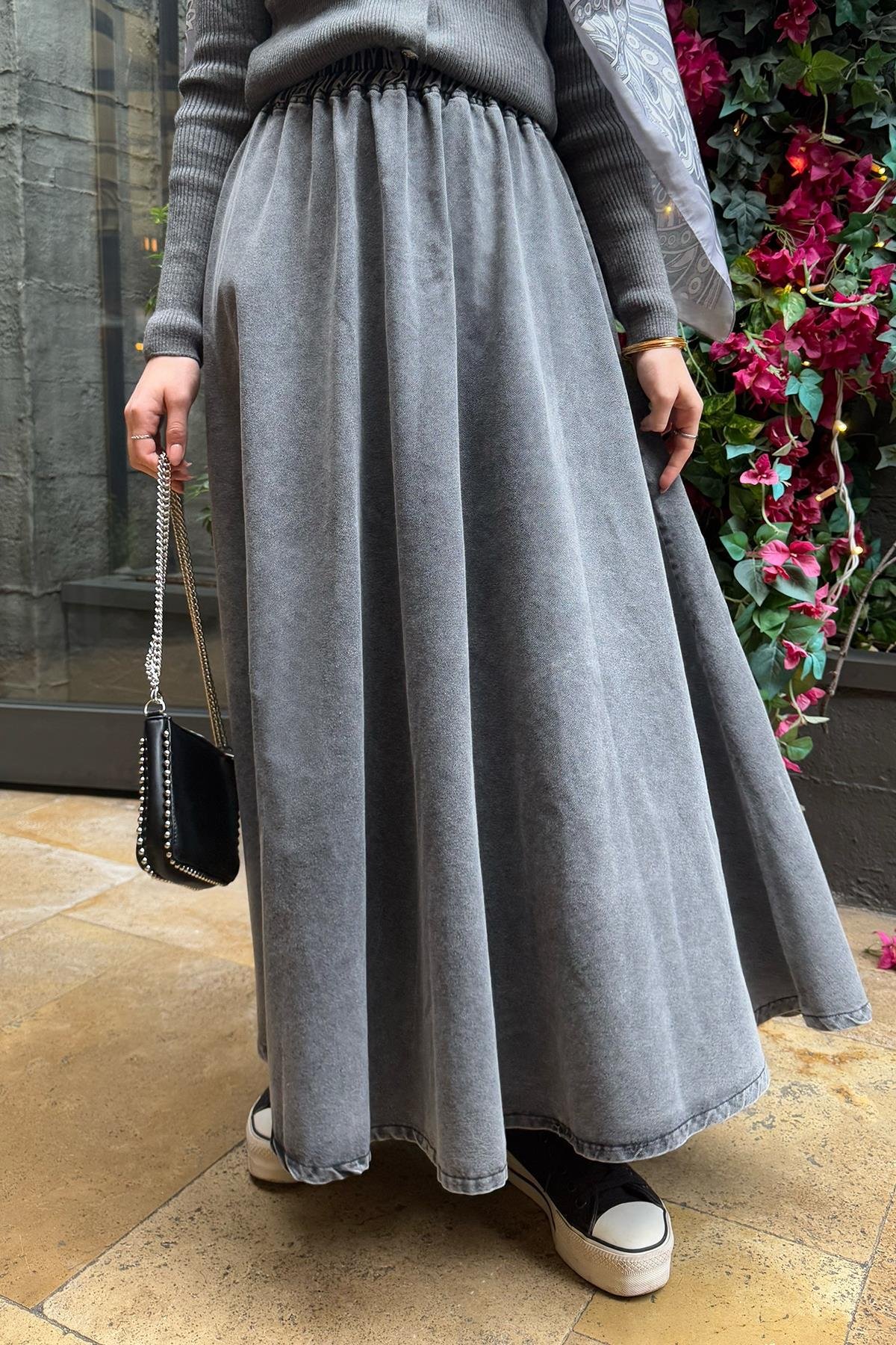 O‘g‘lining jinsiy a’zosi chiqib turganini ko‘rgan ona hayajonga tushdi Rus tilida retro porno com