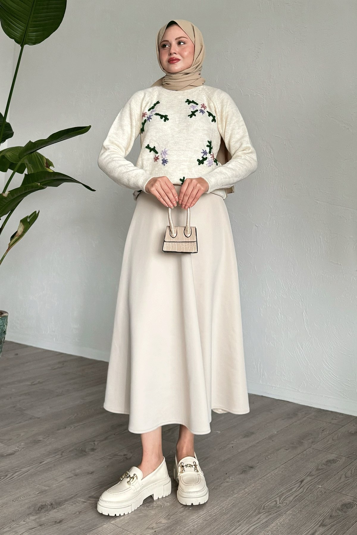 Floral Embroidered Soft Knit Sweater Cream