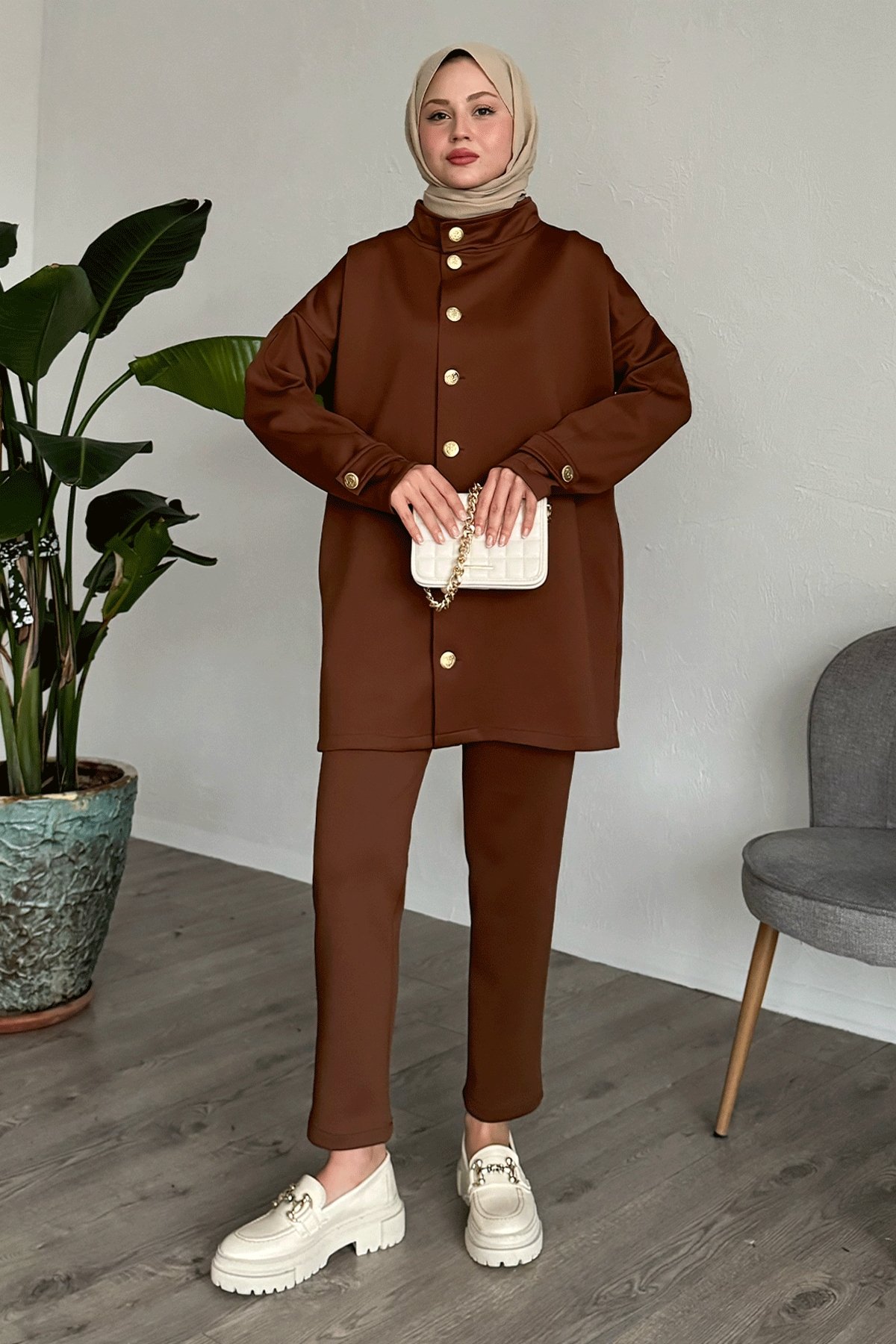 Buttoned Mandarin Collar Tan Scuba Set