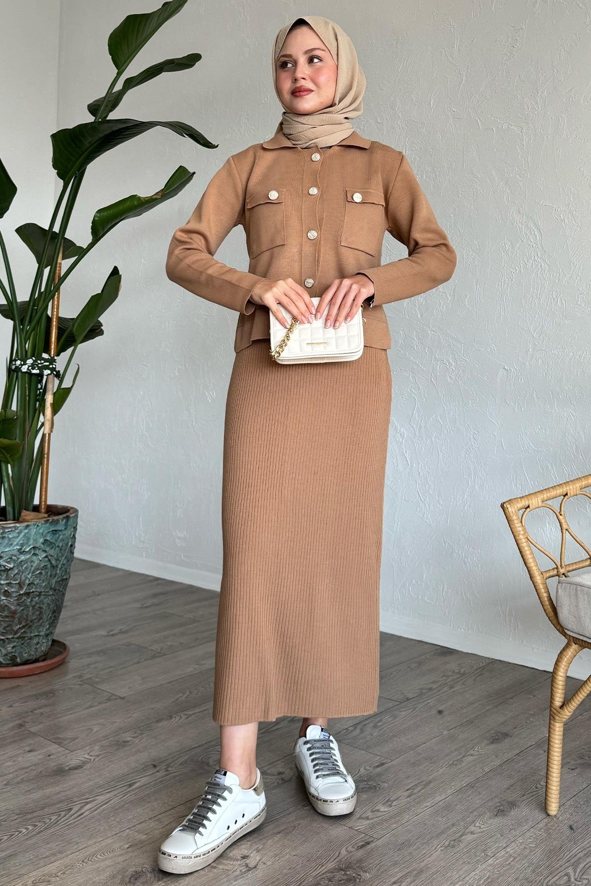 Etekli Ceketli Camel Takım