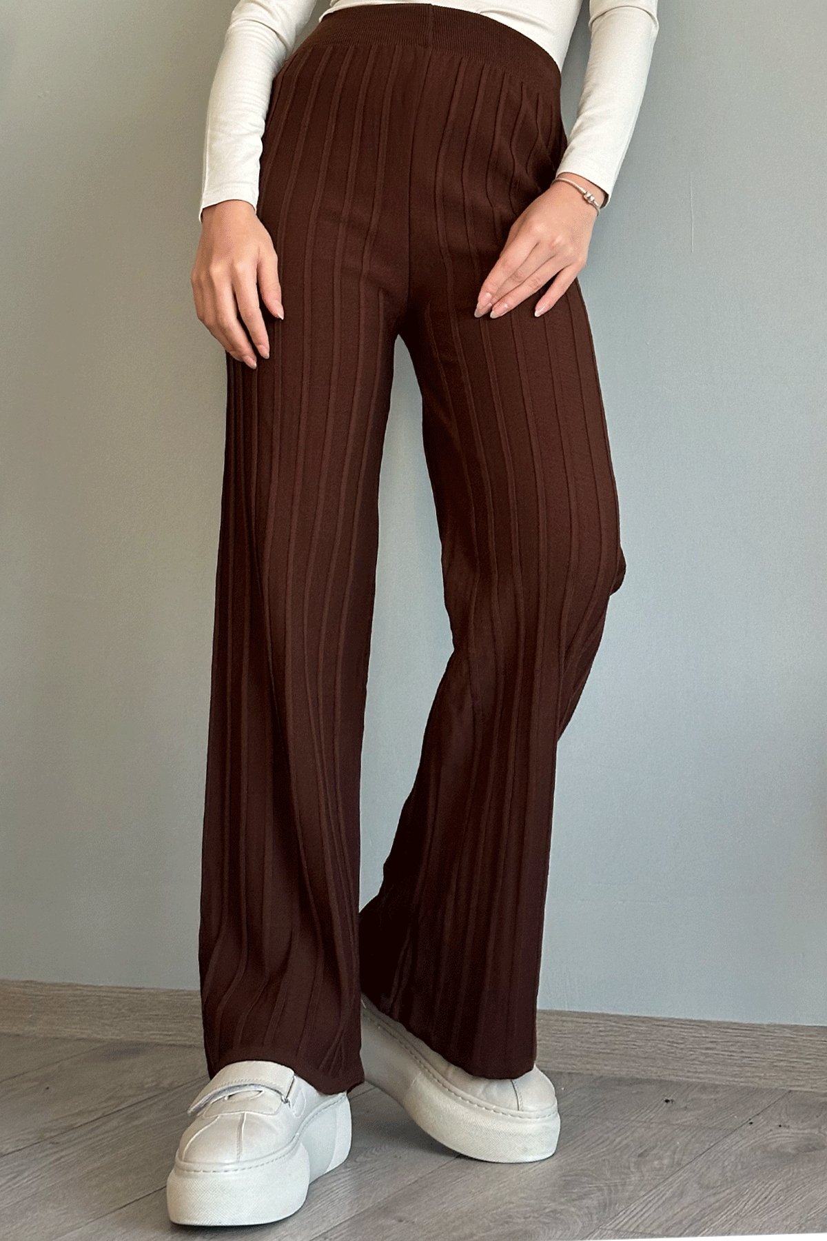 Thick Ribbed Dark Brown Knit Pants