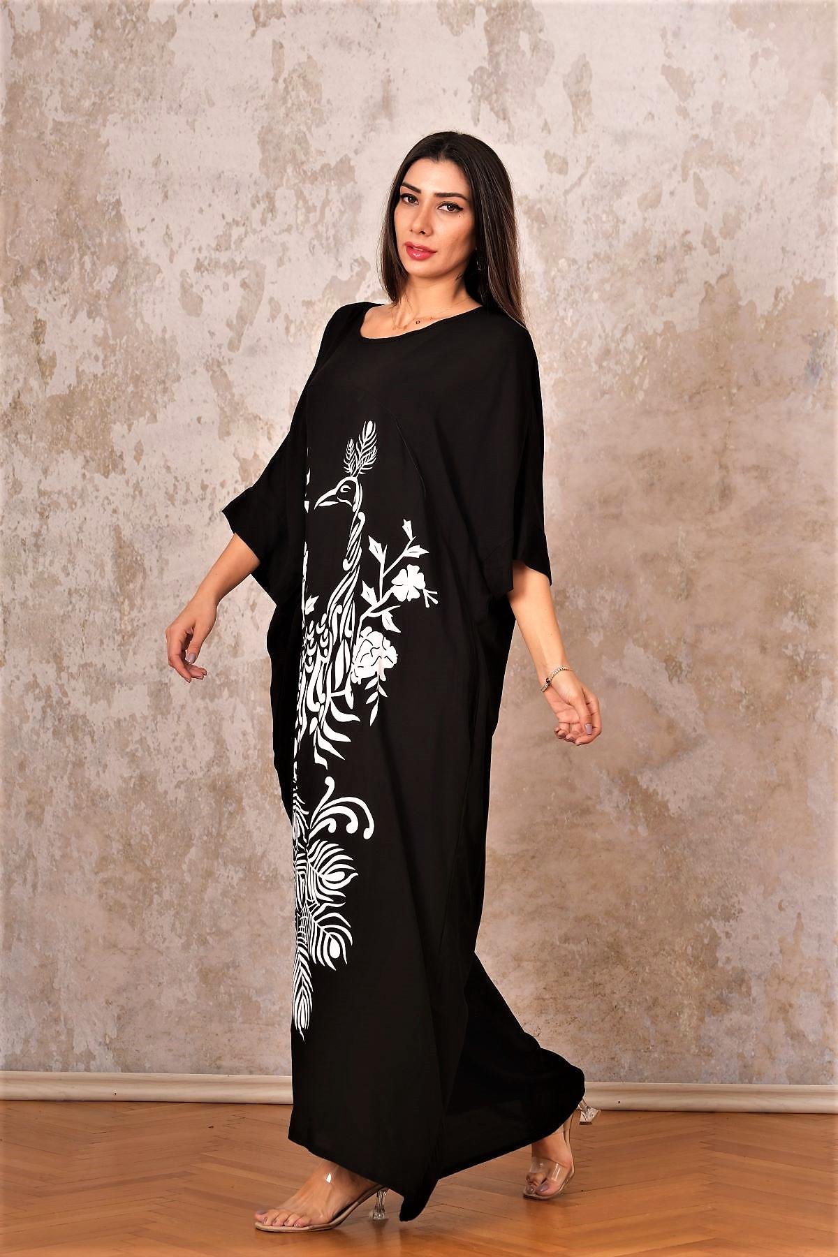 Siyah Beyaz Desenli Sıfır Yaka Yarasa Kol Cepli Oversize Uzun Elbise