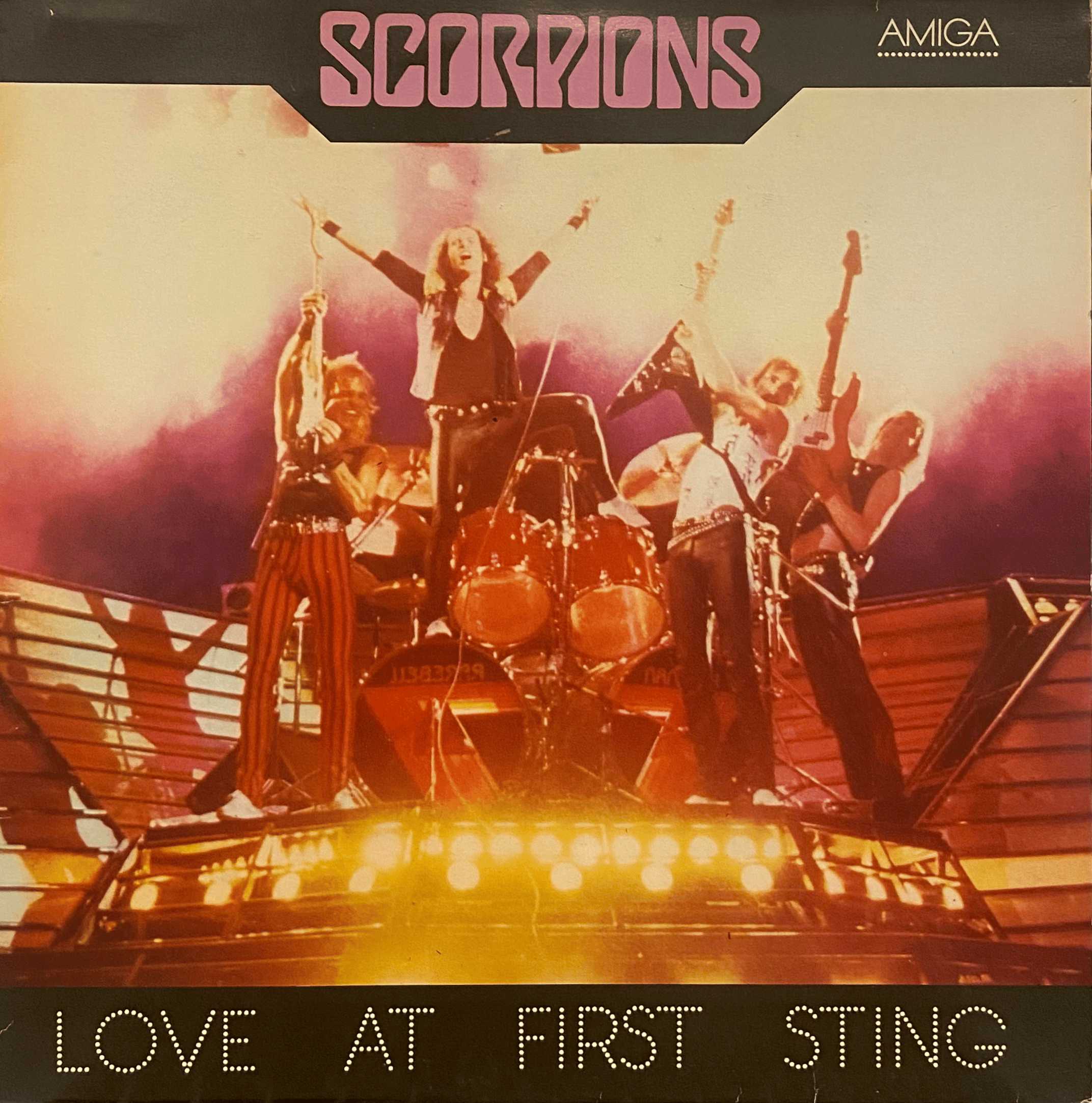 SCORPIONS LOVE AT FIPST STING 楽譜　当時物 SCORPIONS - LOVE AT FIRST STING