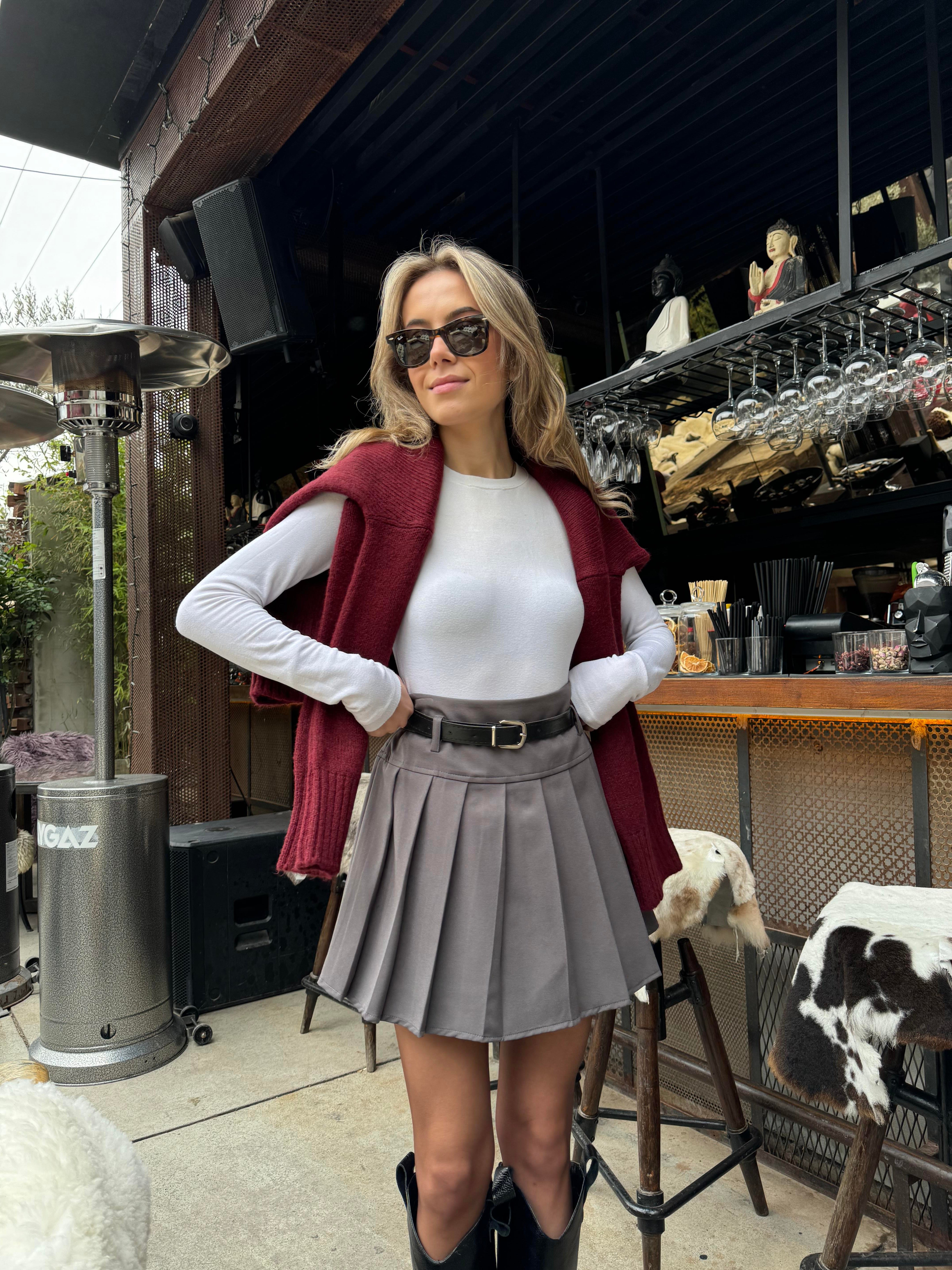 Piliseli Kemerli Mini Etek - Gri