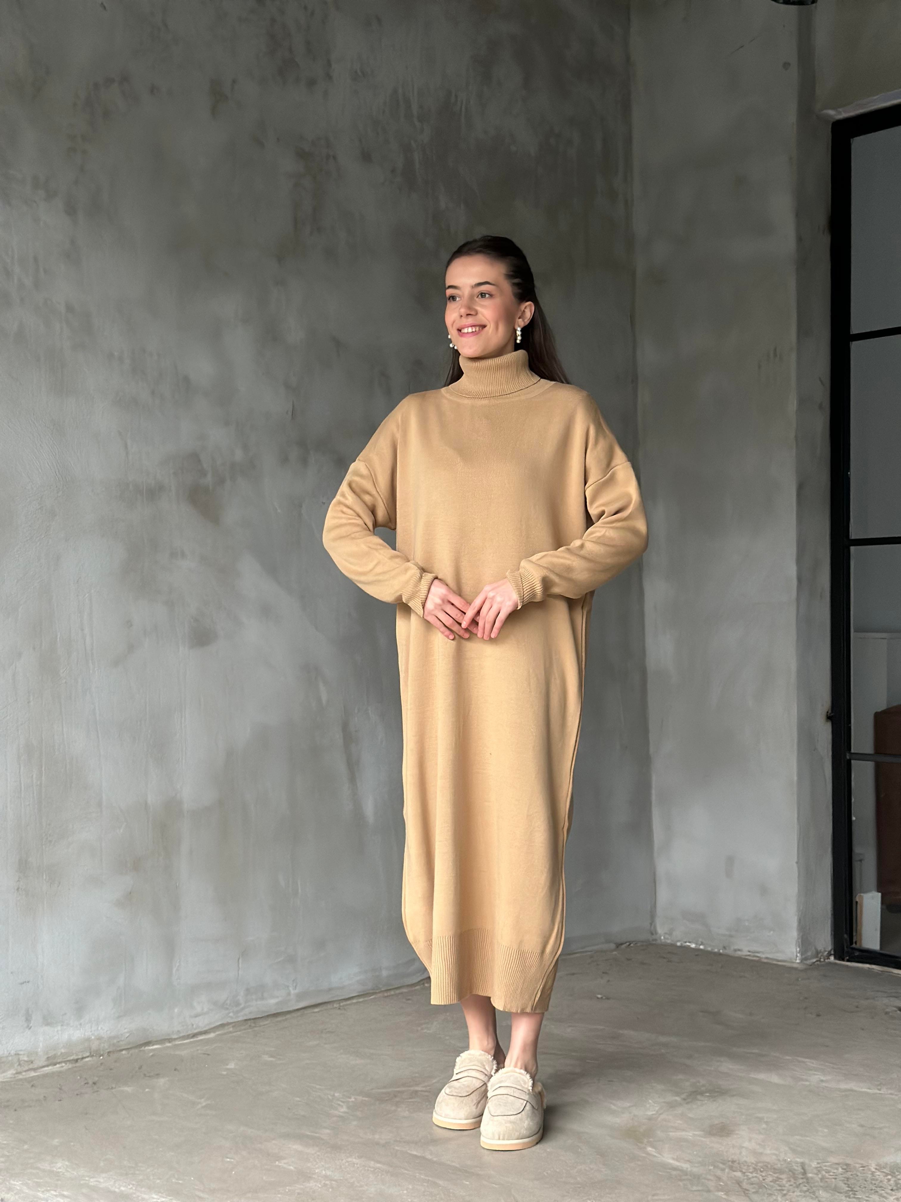 Triko Boğazlı Elbise - Camel