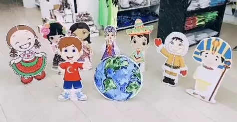 23 Nisan Dünya Çocukları Ayaklı Set 9 Adet Set 