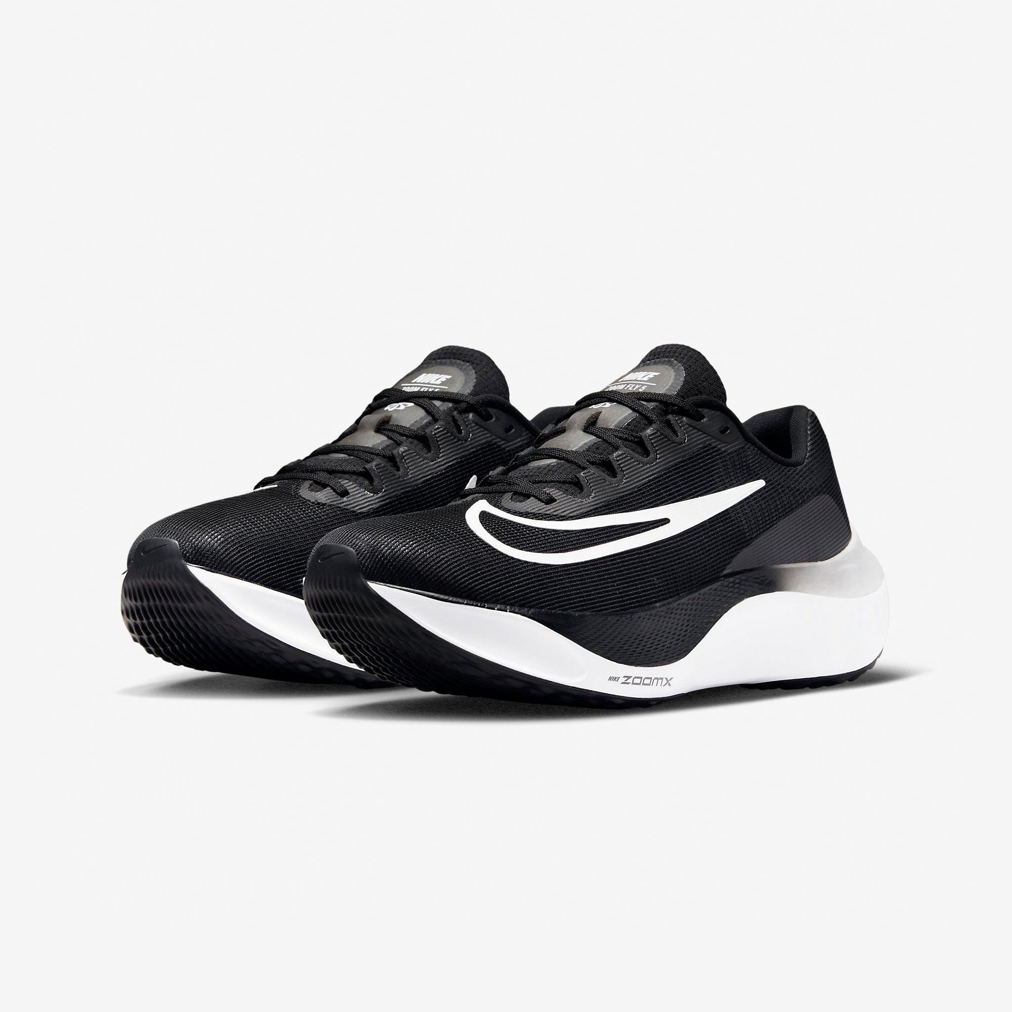Nike zoom fly nere outlet