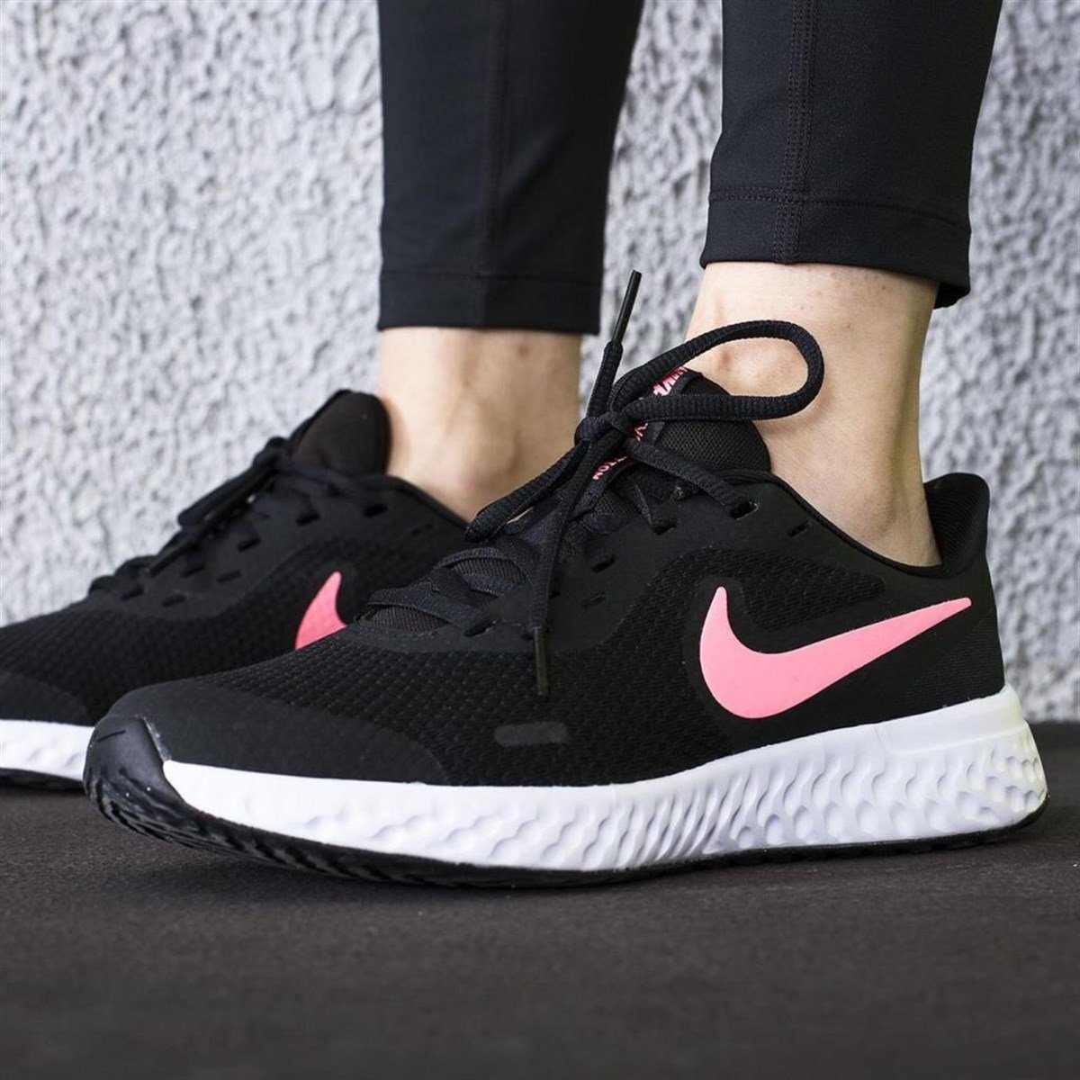Nike Revolution 5 Unisex Siyah Koşu Ayakkabısı BQ5671-002 | Sporactive