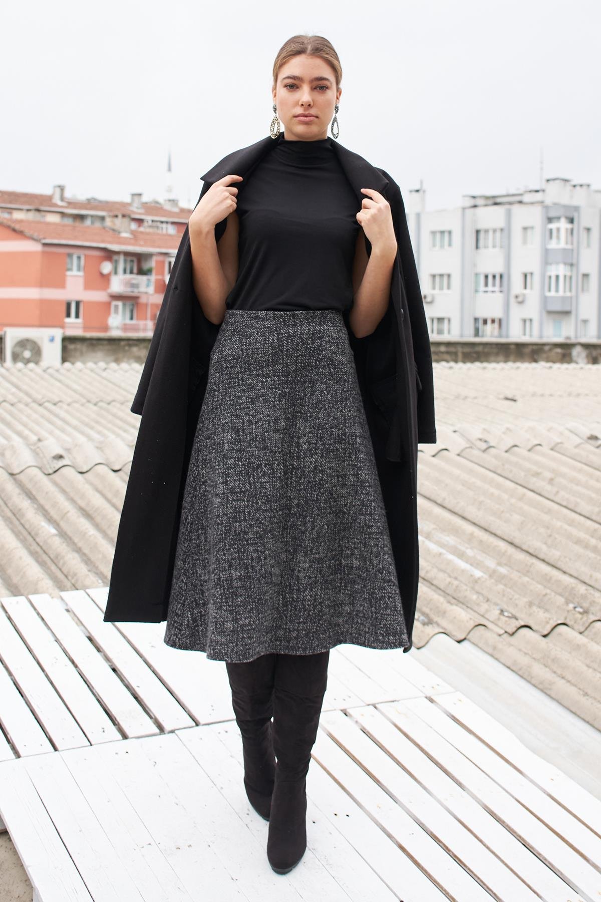 Kadın Kışlık Yünlü Jakarlı Hafif Likralı Kumaş Yüksek Bel Uzun Çan Etek-Siyah  Diyagonel