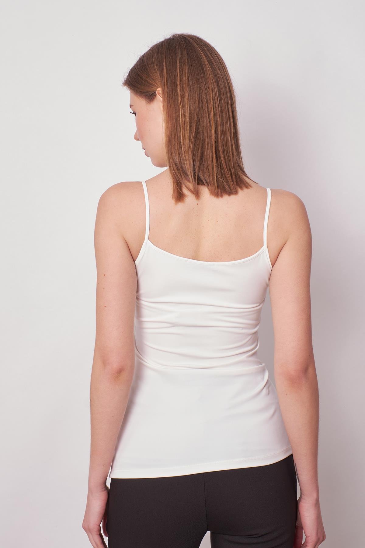Kadın Önü Büzgülü Dantelli İp Askılı Likralı Body Bluz-Krem