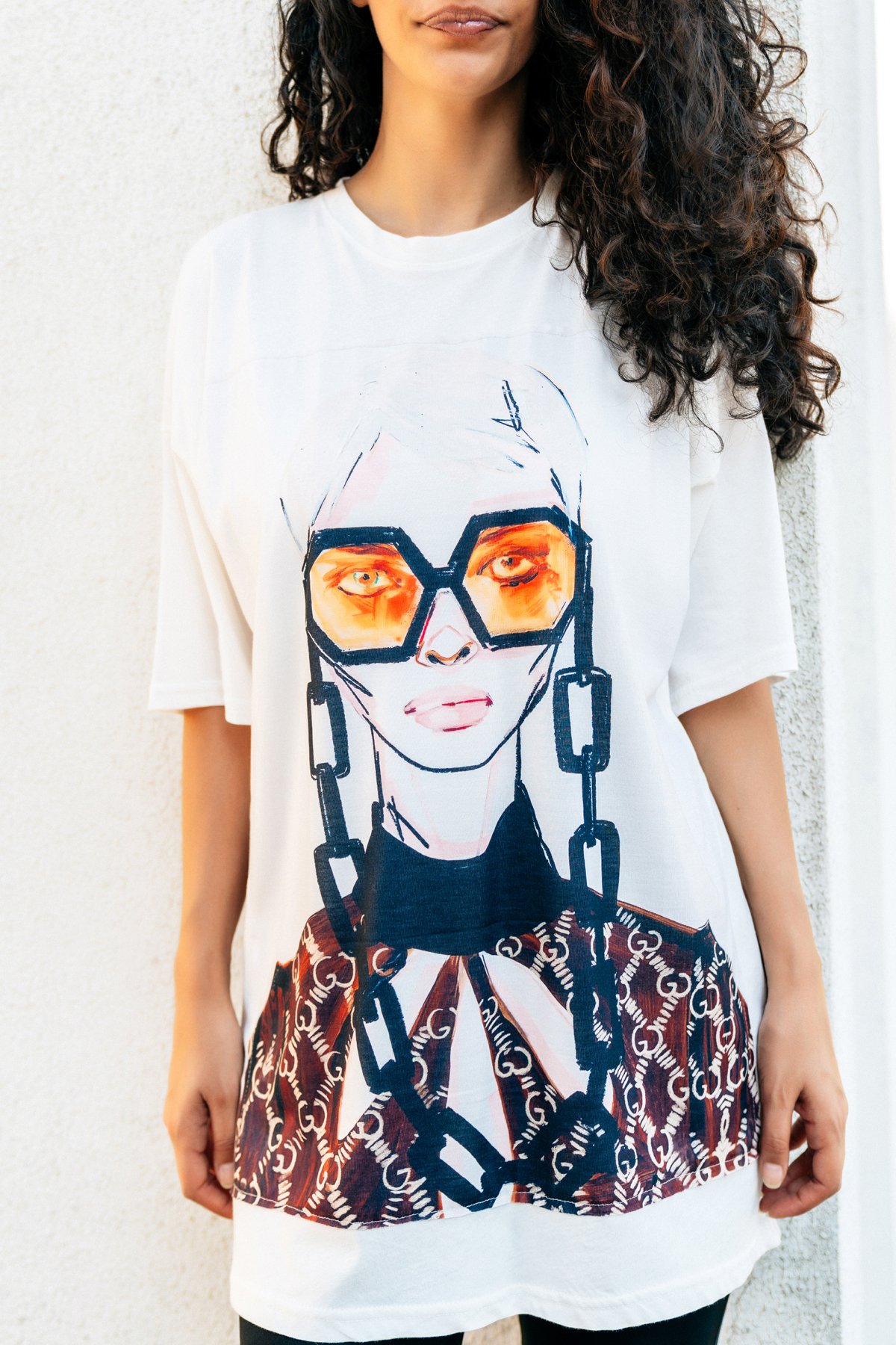 Gözlüklü Kadın Resimli T-Shirt Beyaz Coral