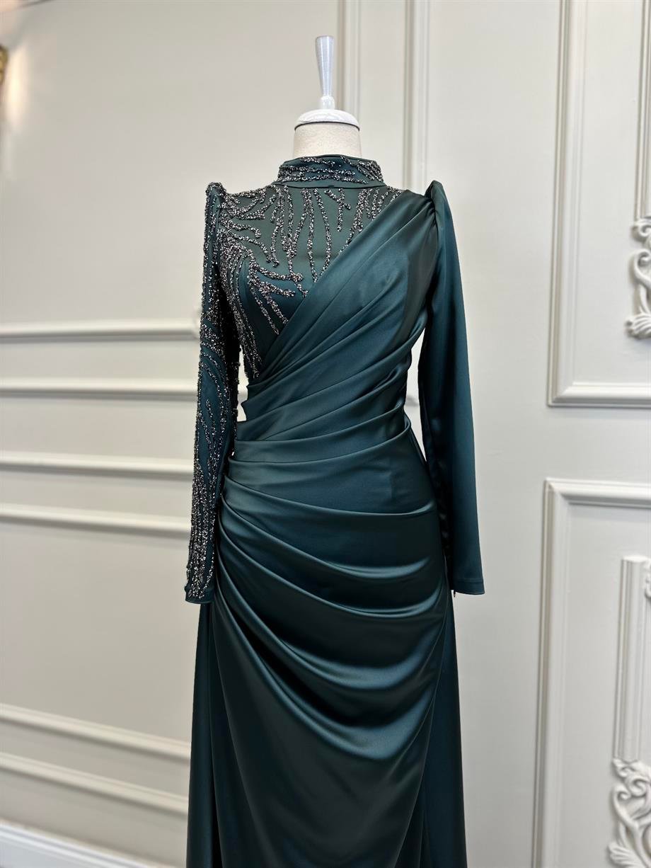 Embroidery Detailed Satin Evening Dress with Cape Emerald