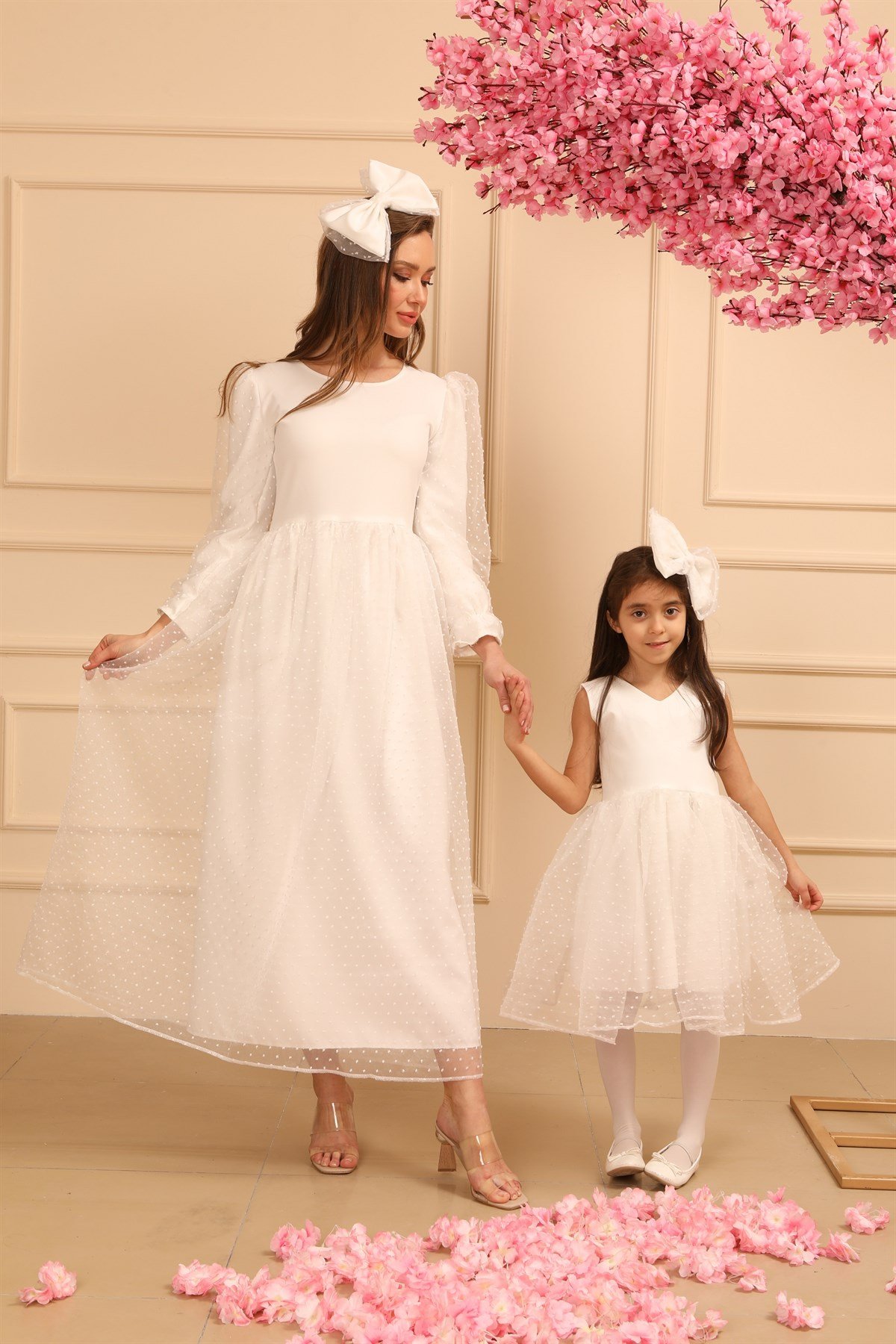 Tesettür Beyaz Tüllü Anne Kız Abiye Elbise www.kucugumbutik.com