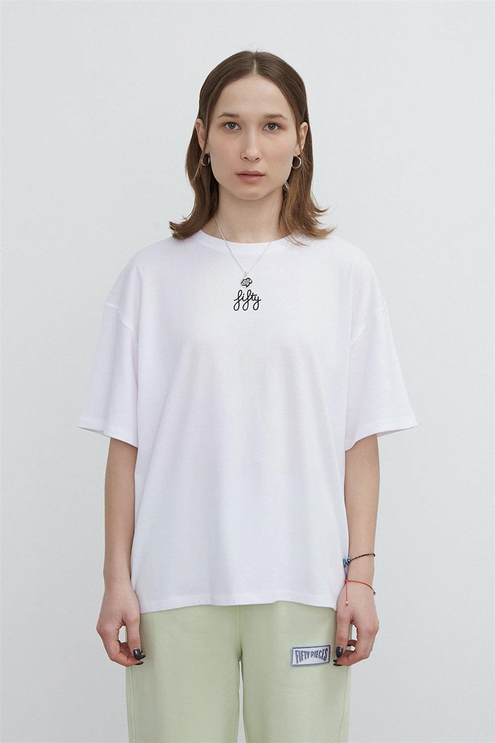 Kadın Beyaz Oversize Basic T-shirt - Fifty Pieces