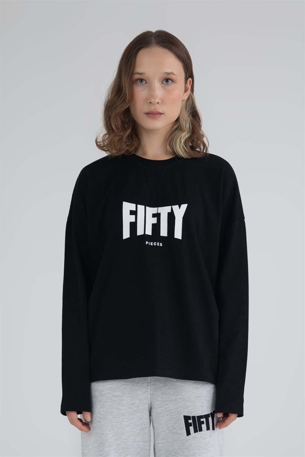 Kadın Siyah Uzun Kollu Oversize T-Shirt - Fifty Pieces